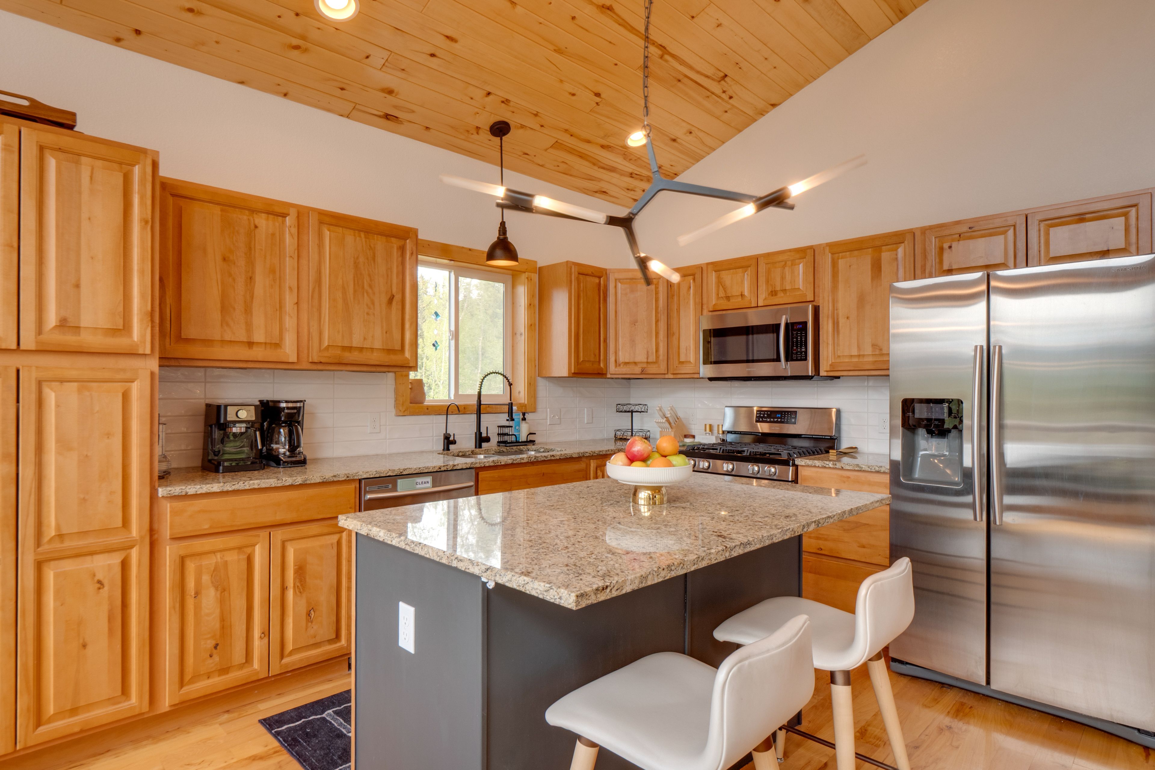 Kitchen | Main Floor