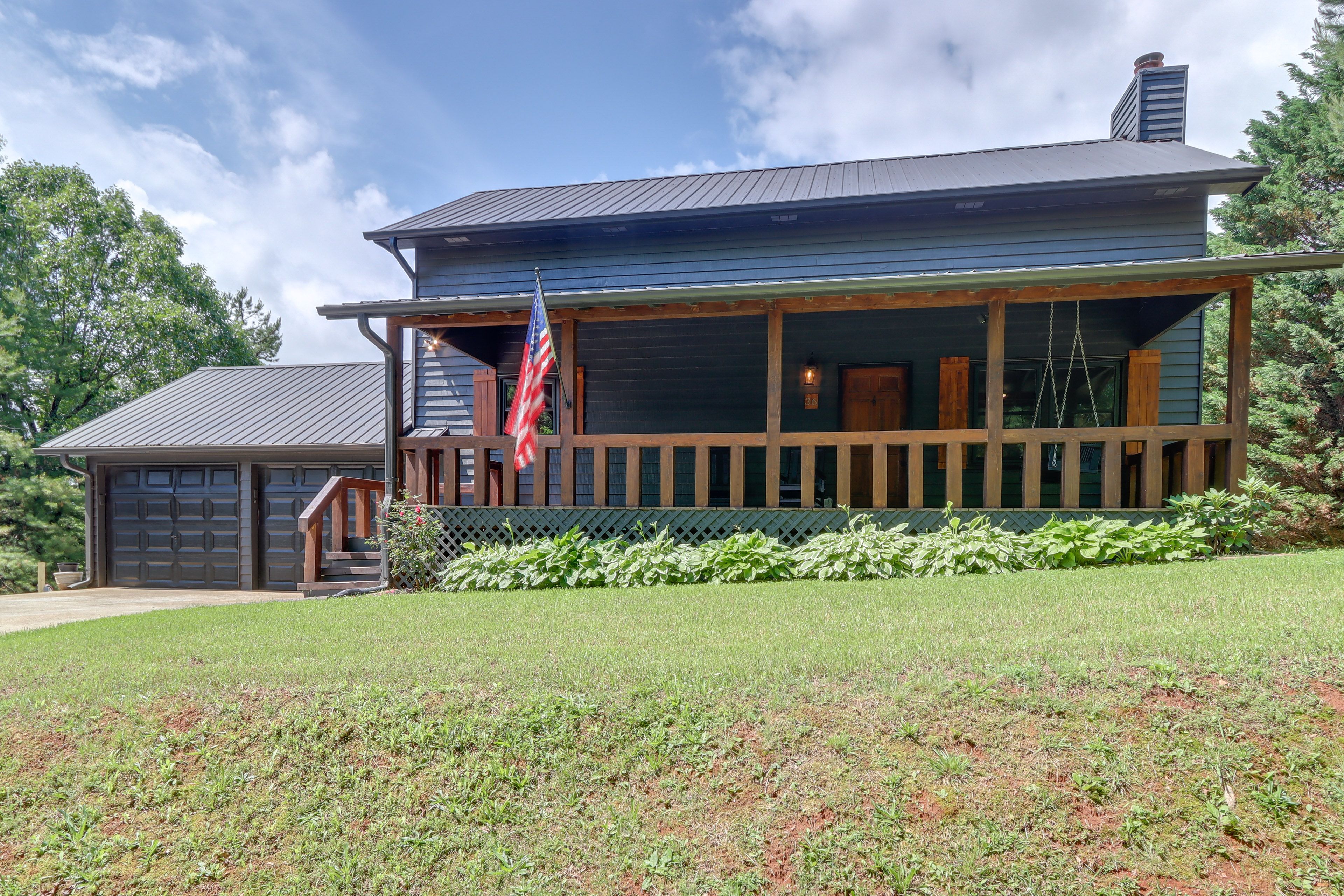 Exterior | Driveway (5 Vehicles)