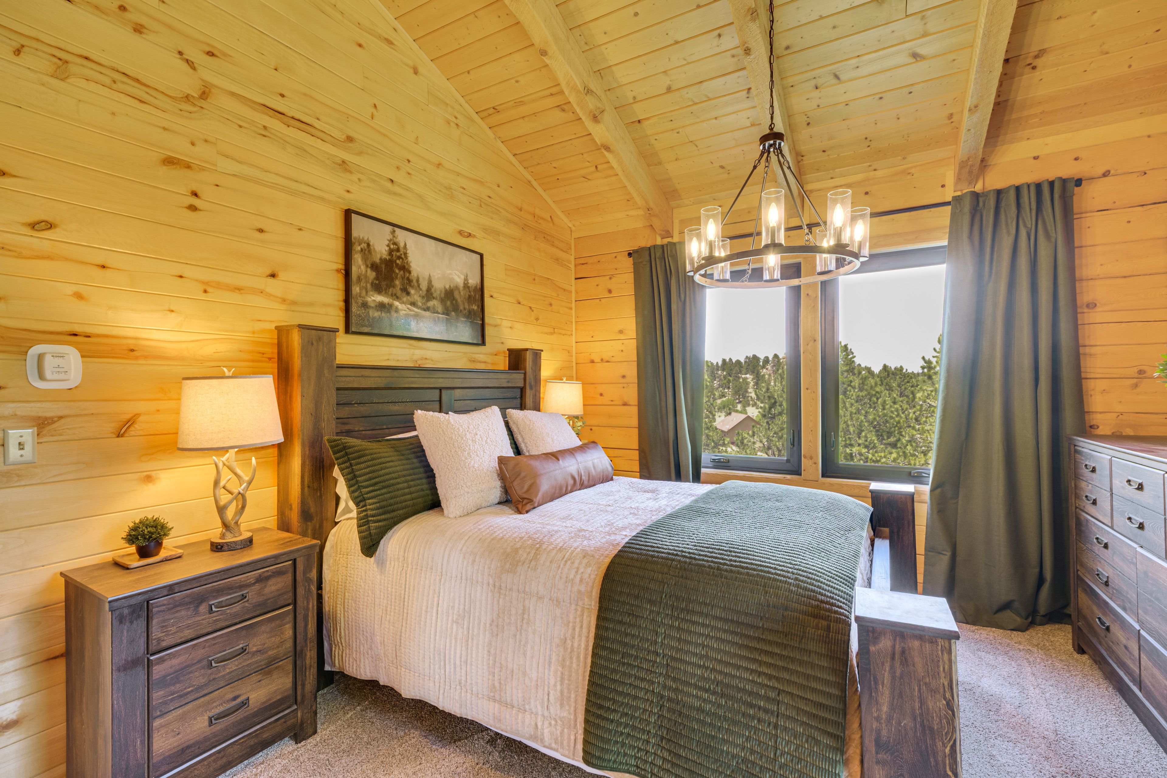 Bedroom 2 | Queen Bed | 2nd Floor