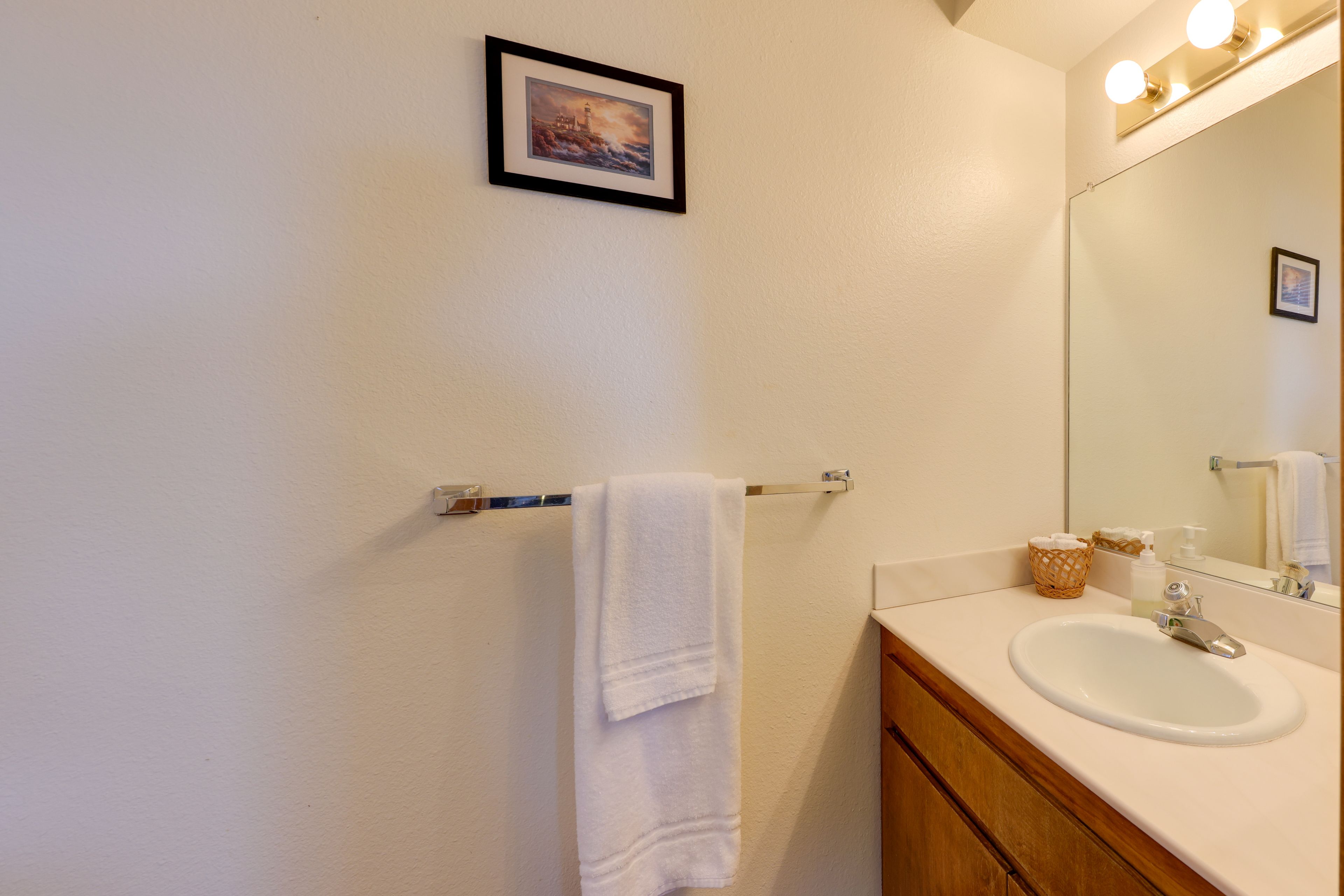 Half Bathroom | 2nd Floor