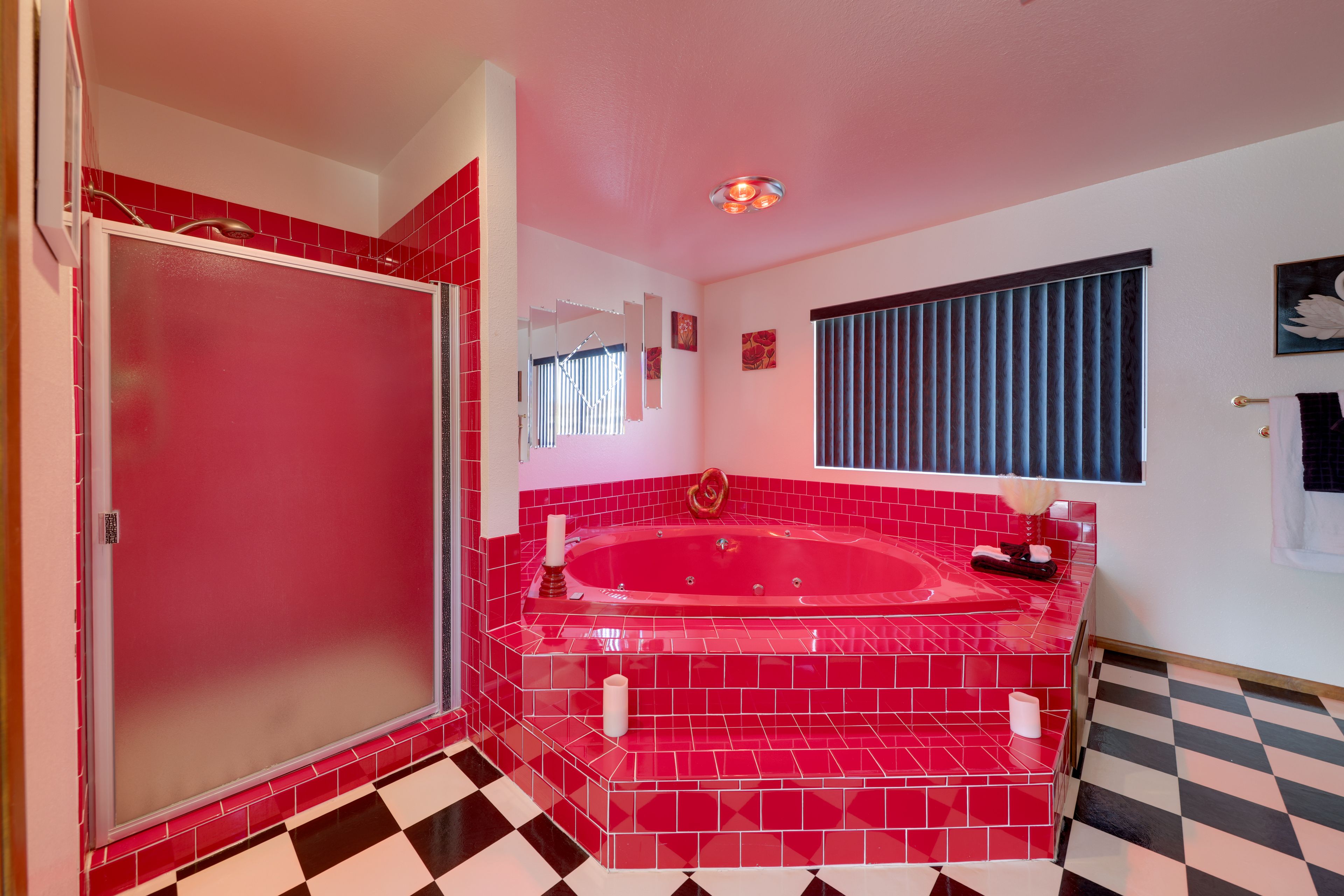 En-Suite Bathroom | 2nd Floor