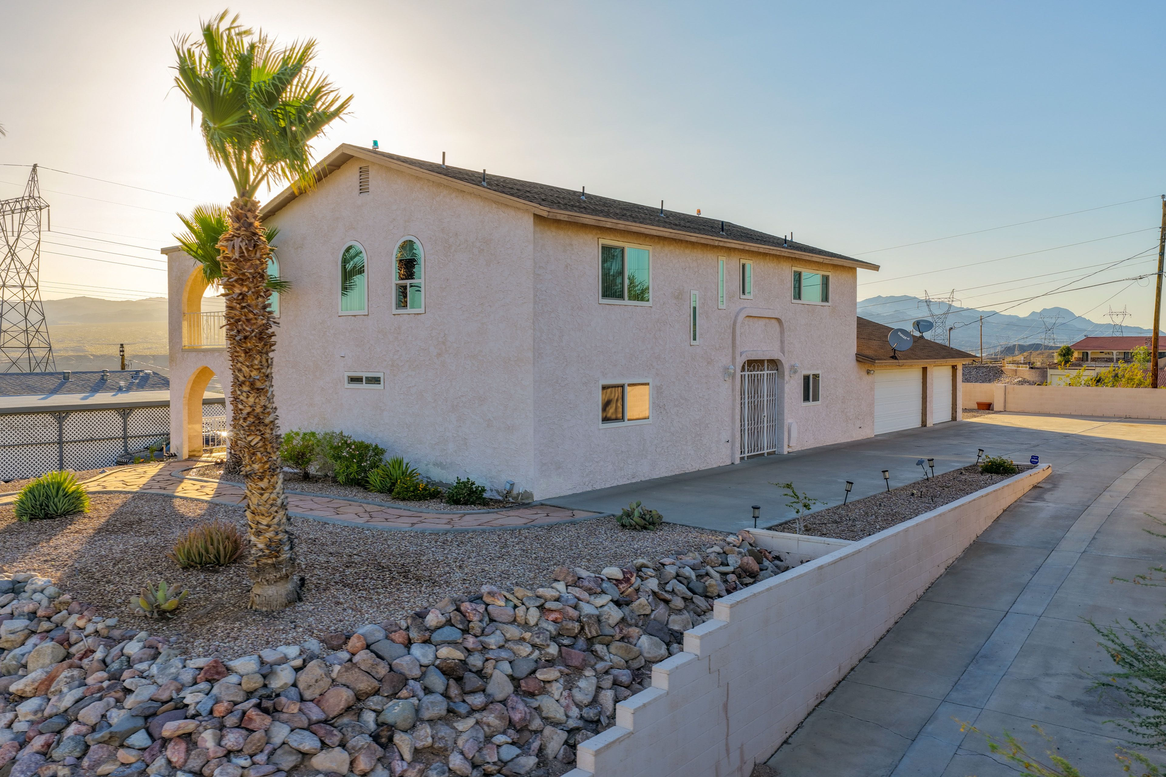 Parking | Driveway (2 Vehicles) | Garage (1 Vehicle) | Gravel Area (2 Vehicles)