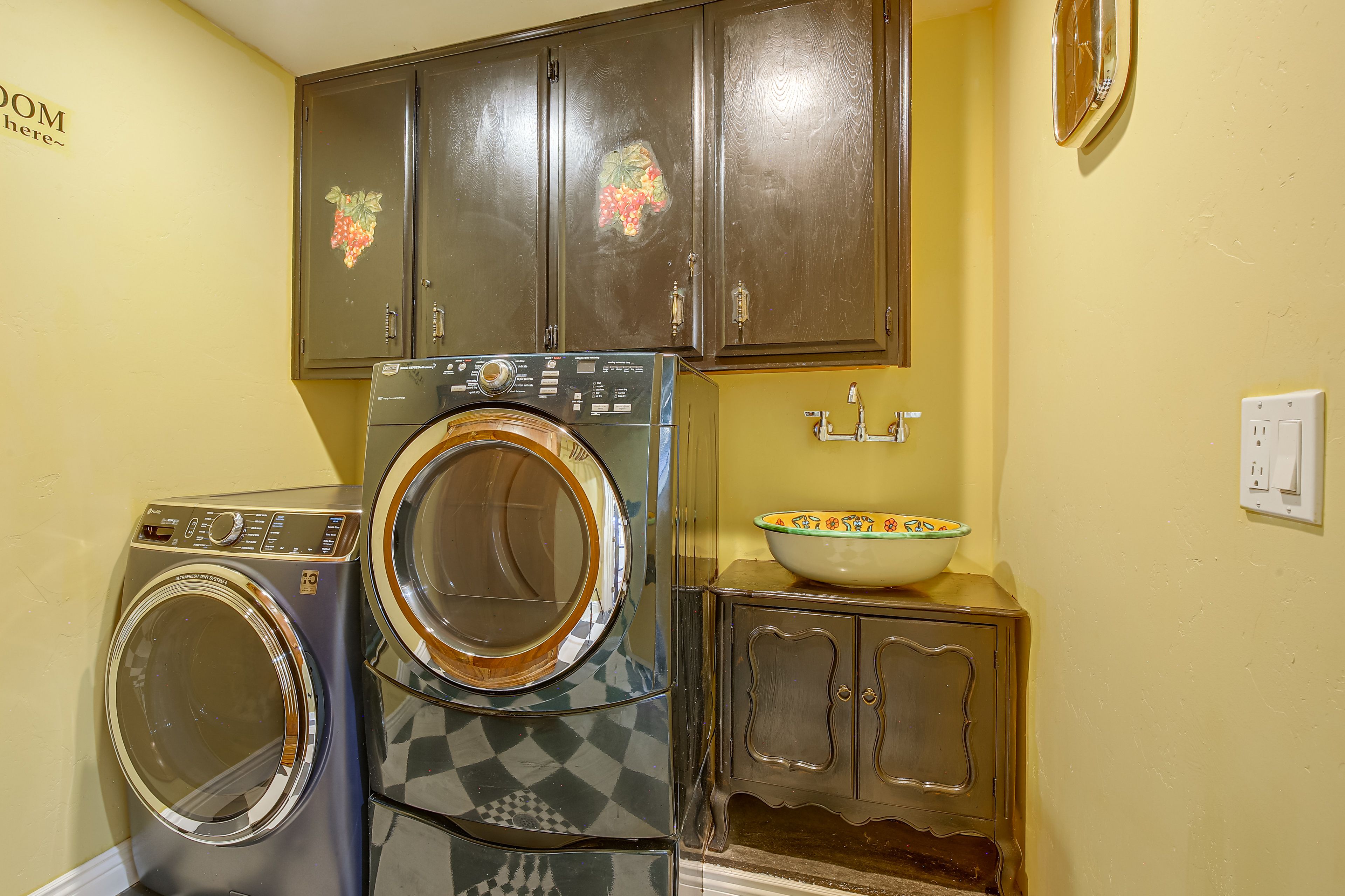 Laundry Room | Main Level