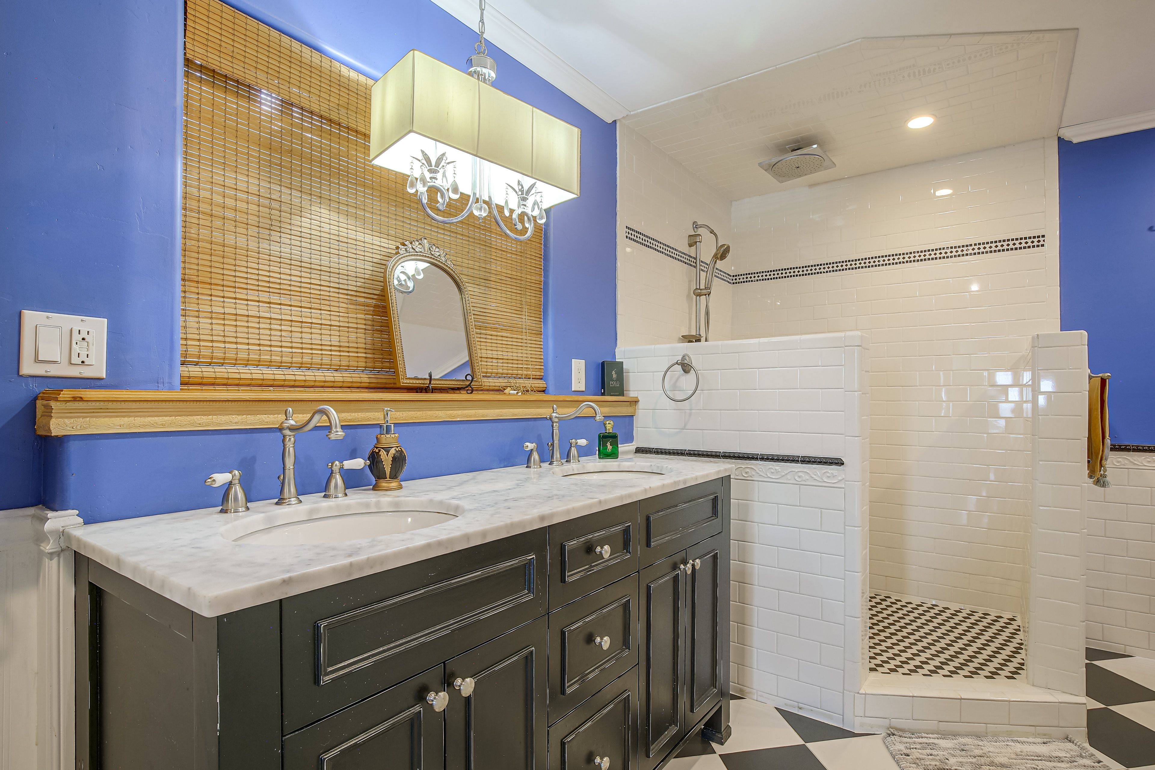 Bathroom | Main Level