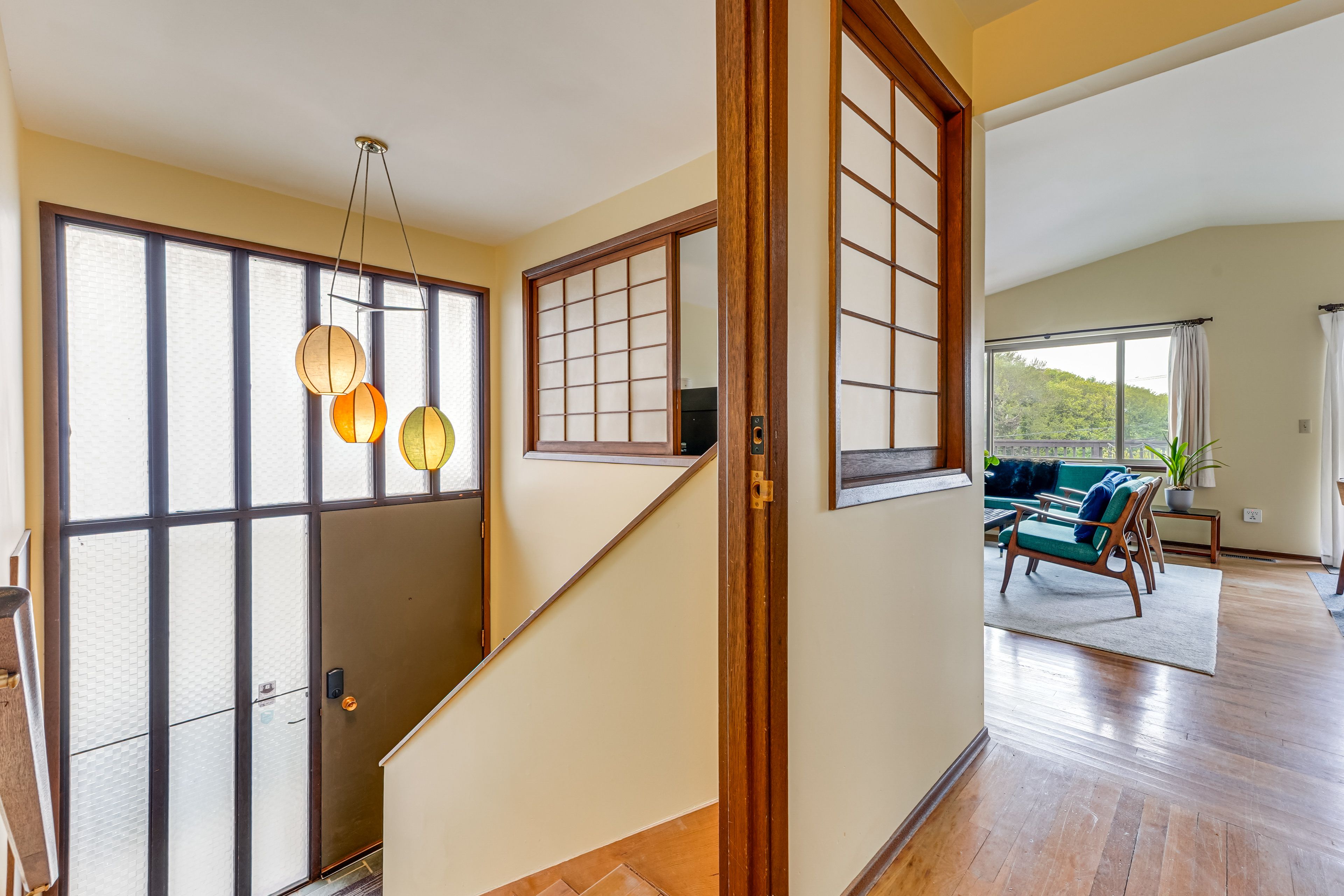 Entrance | Upper-Level Unit | Entire Floor
