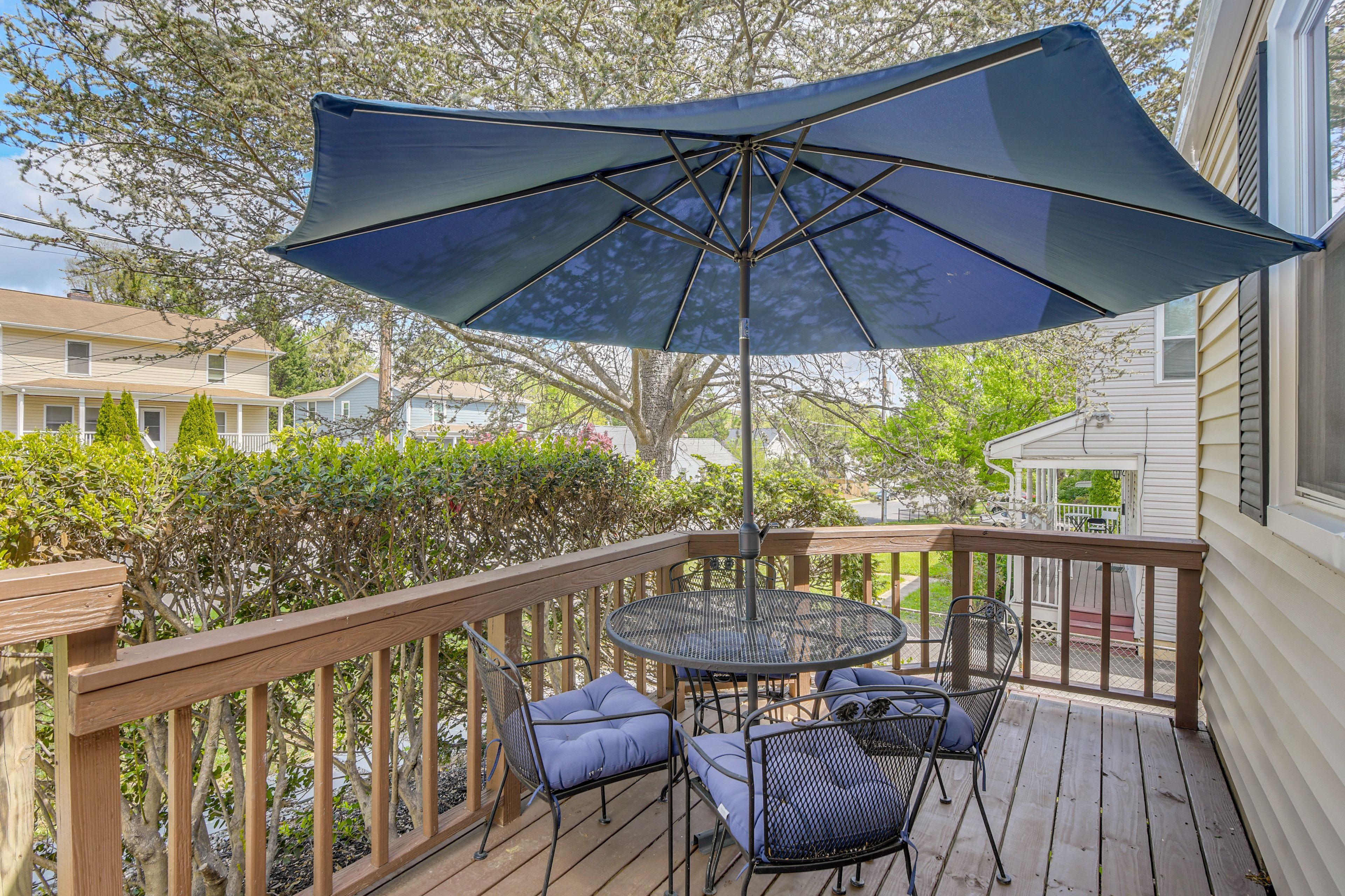 Deck | Dining Area