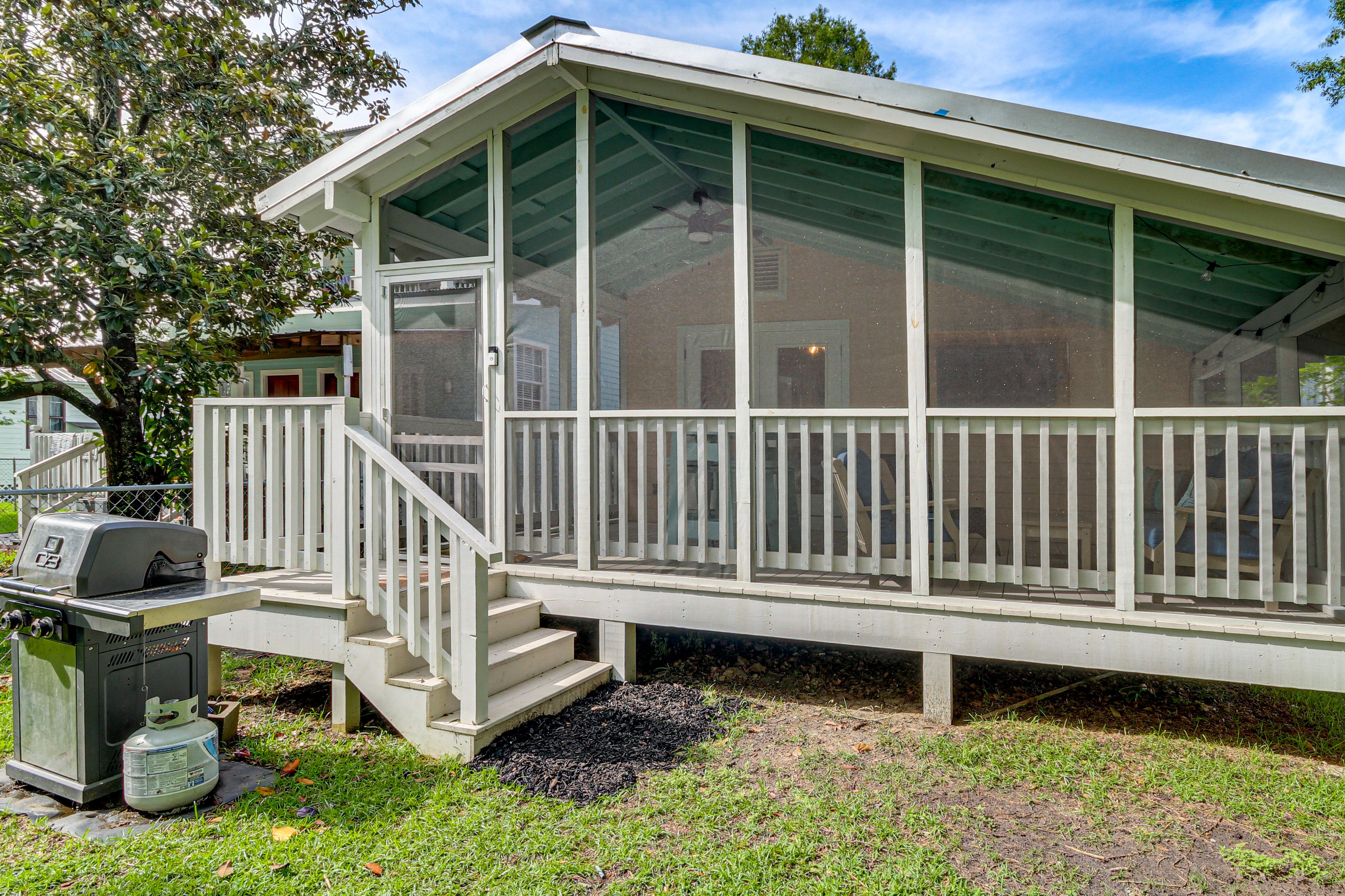 Exterior | Gas Grill