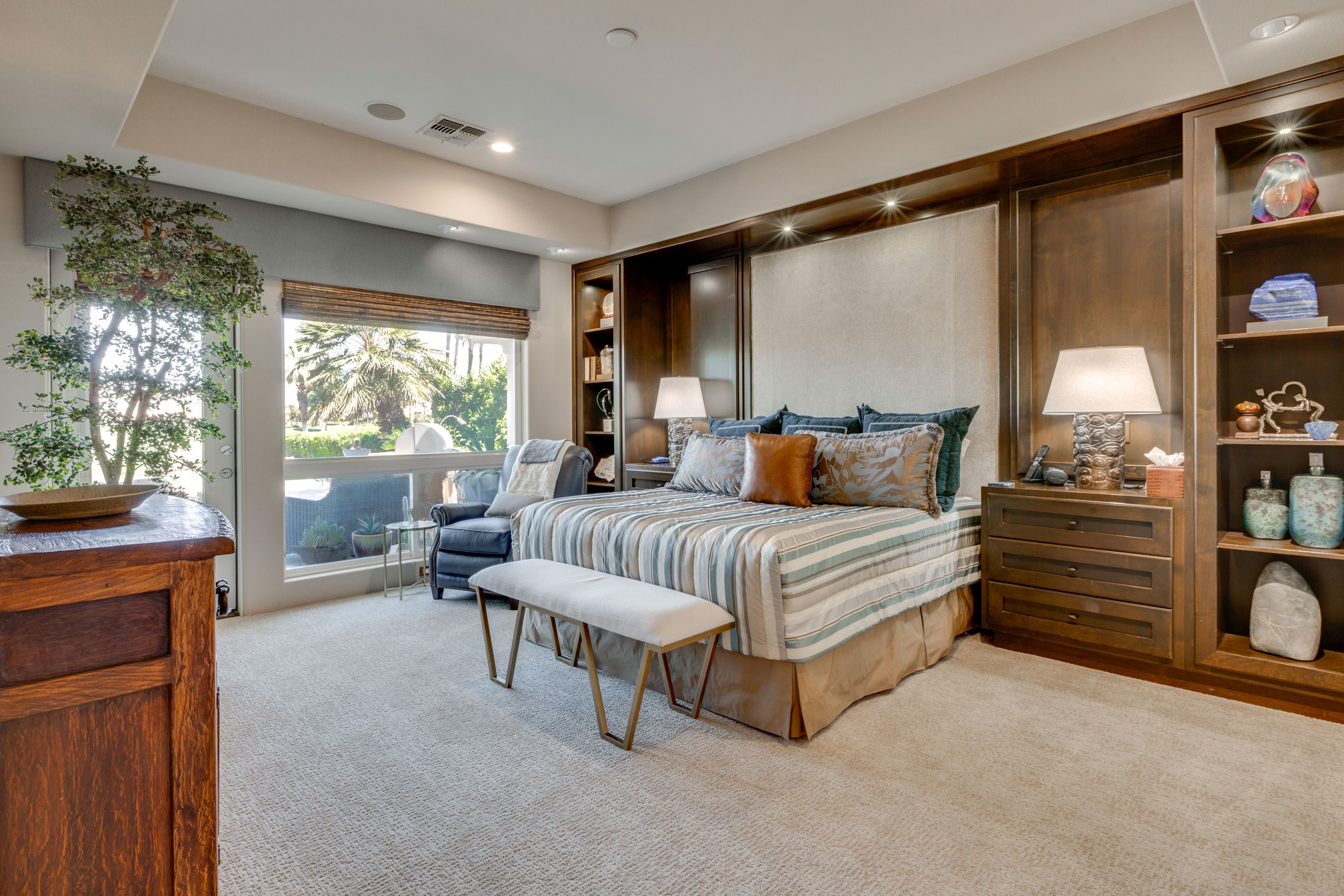 Bedroom 1 | King Bed
