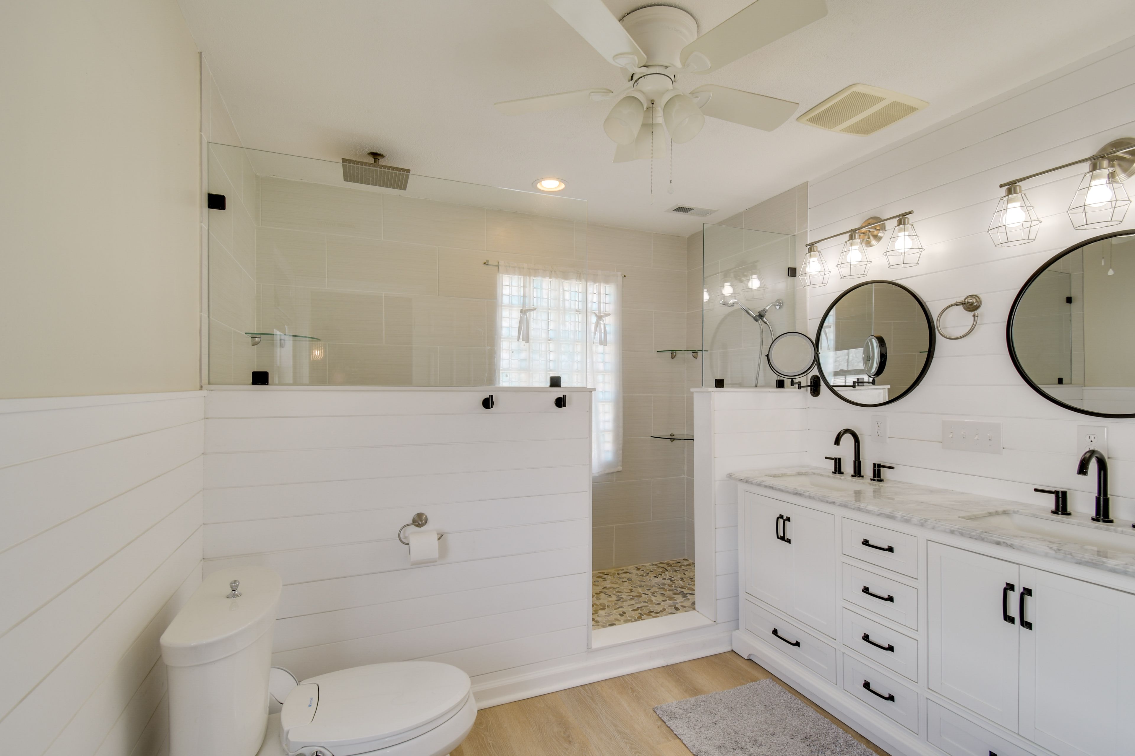 Full Bathroom | 1st Floor