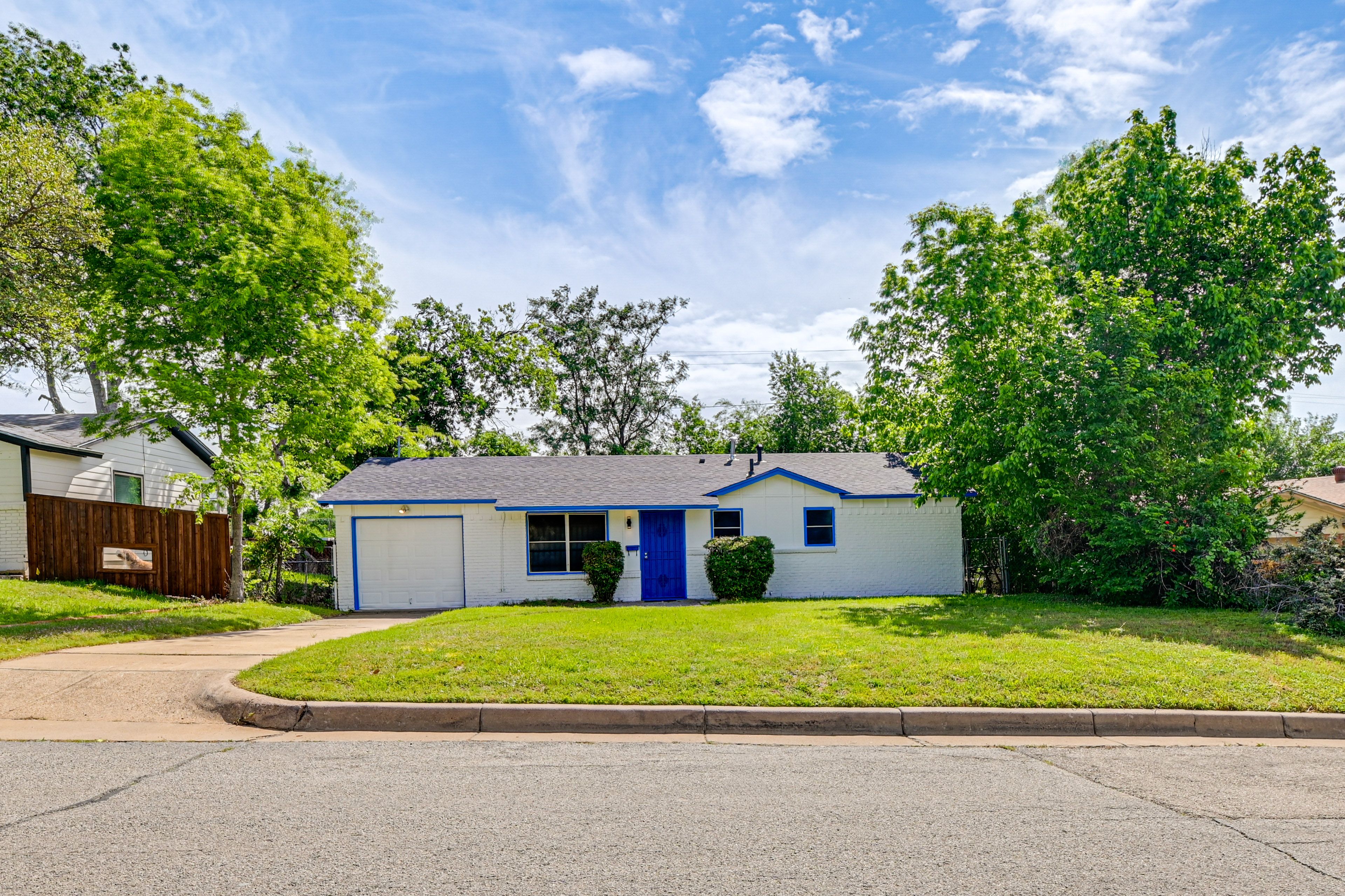 Garage Parking | 1 Vehicle | Driveway Parking | 2 Vehicles
