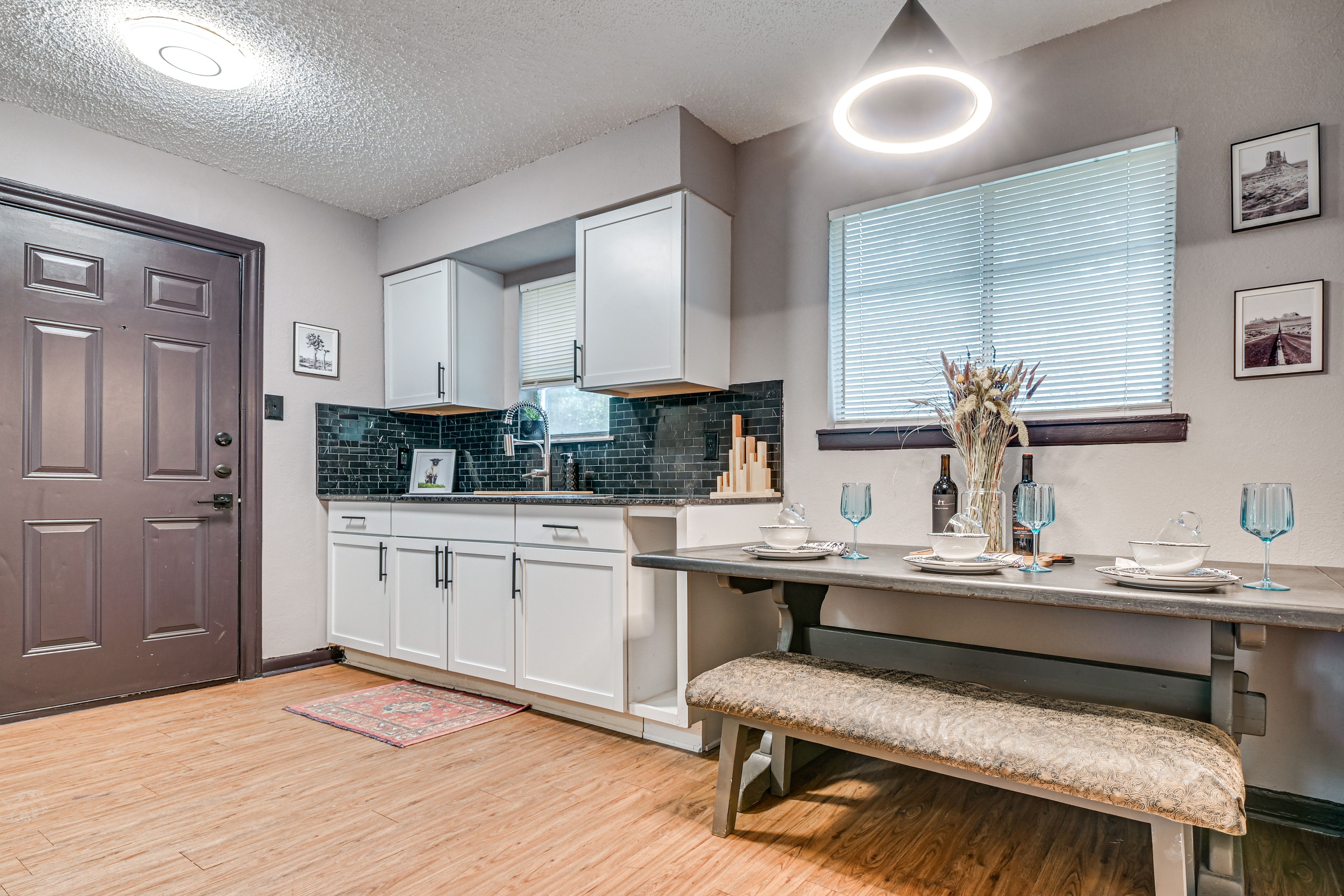 Kitchen & Dining Area