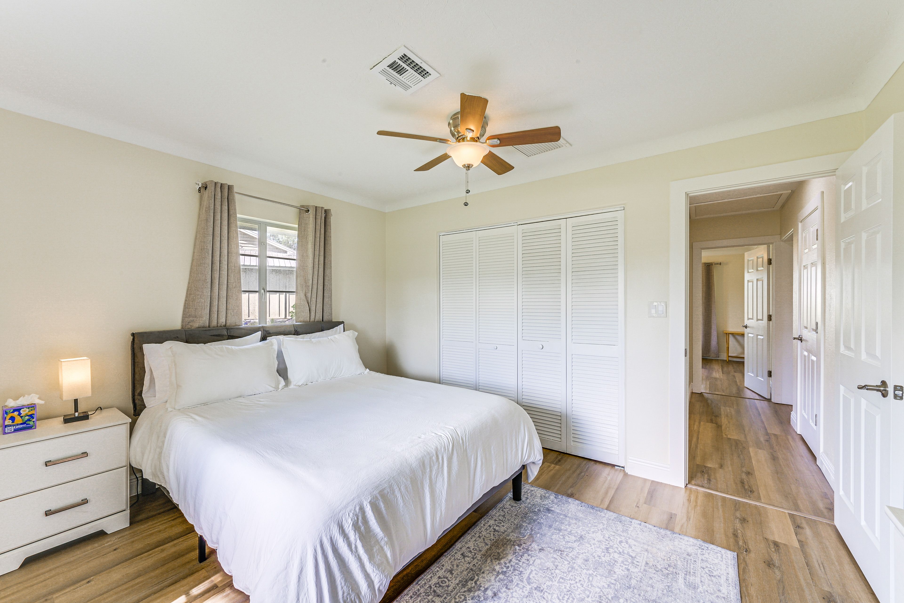 Bedroom 2 | Queen Bed