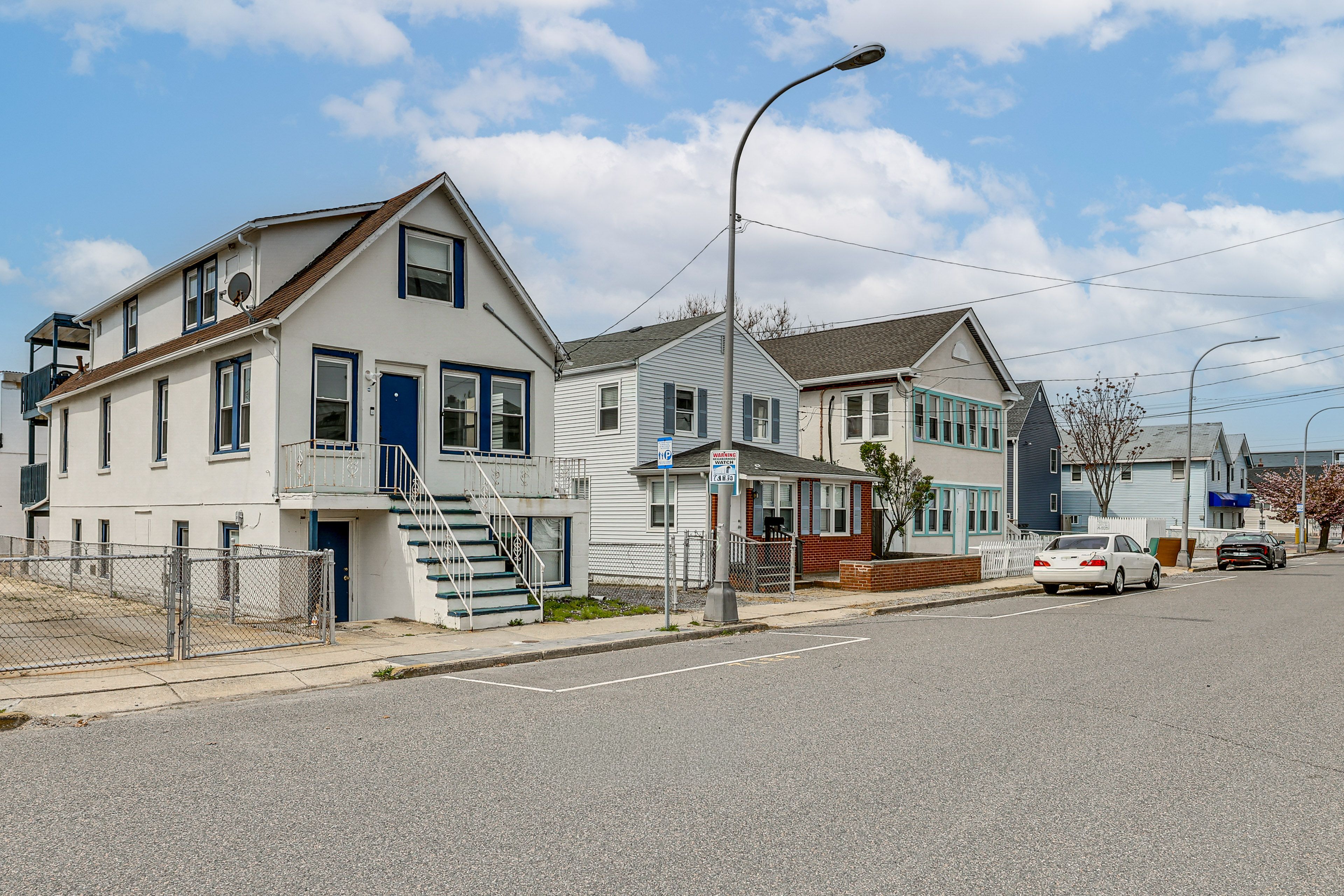 Exterior | Parking in Front (1 Vehicle) | Free Street Parking