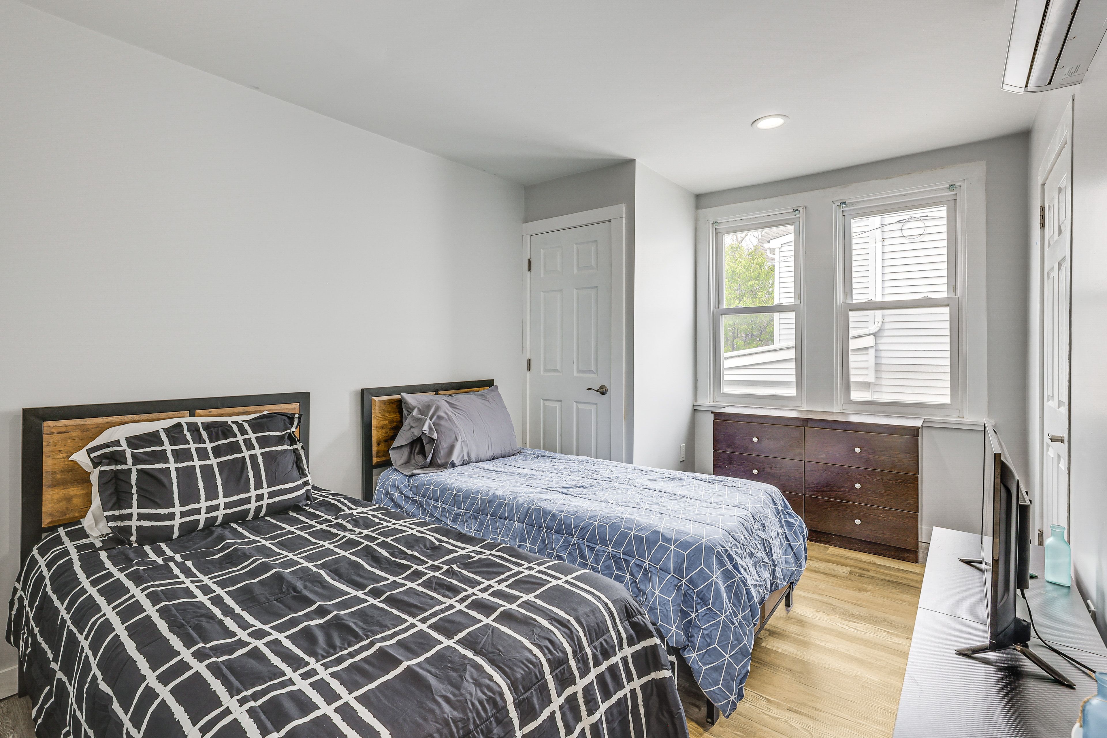 Bedroom 2 | 2 Twin Beds