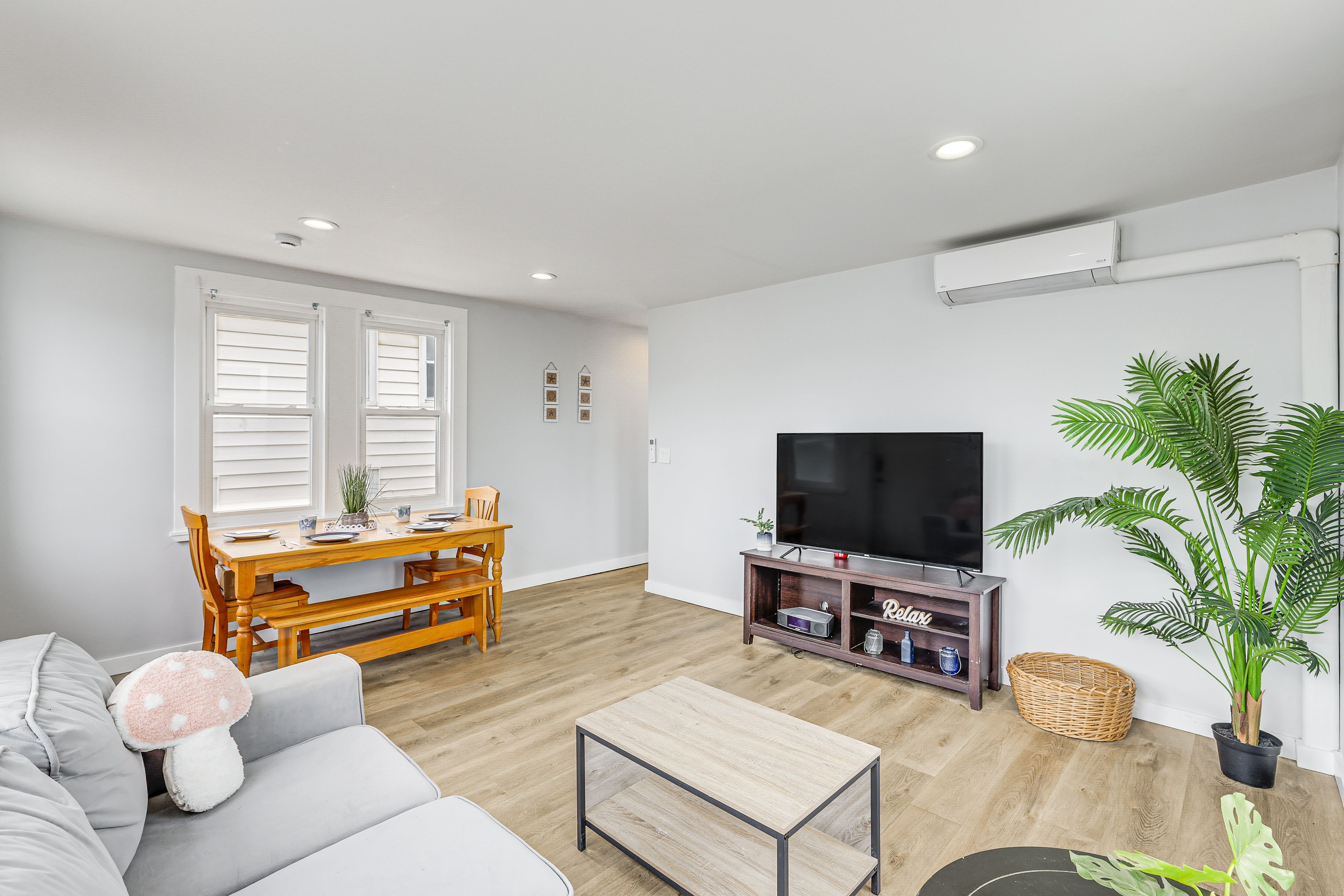 Living Area | Queen Sleeper Sofa
