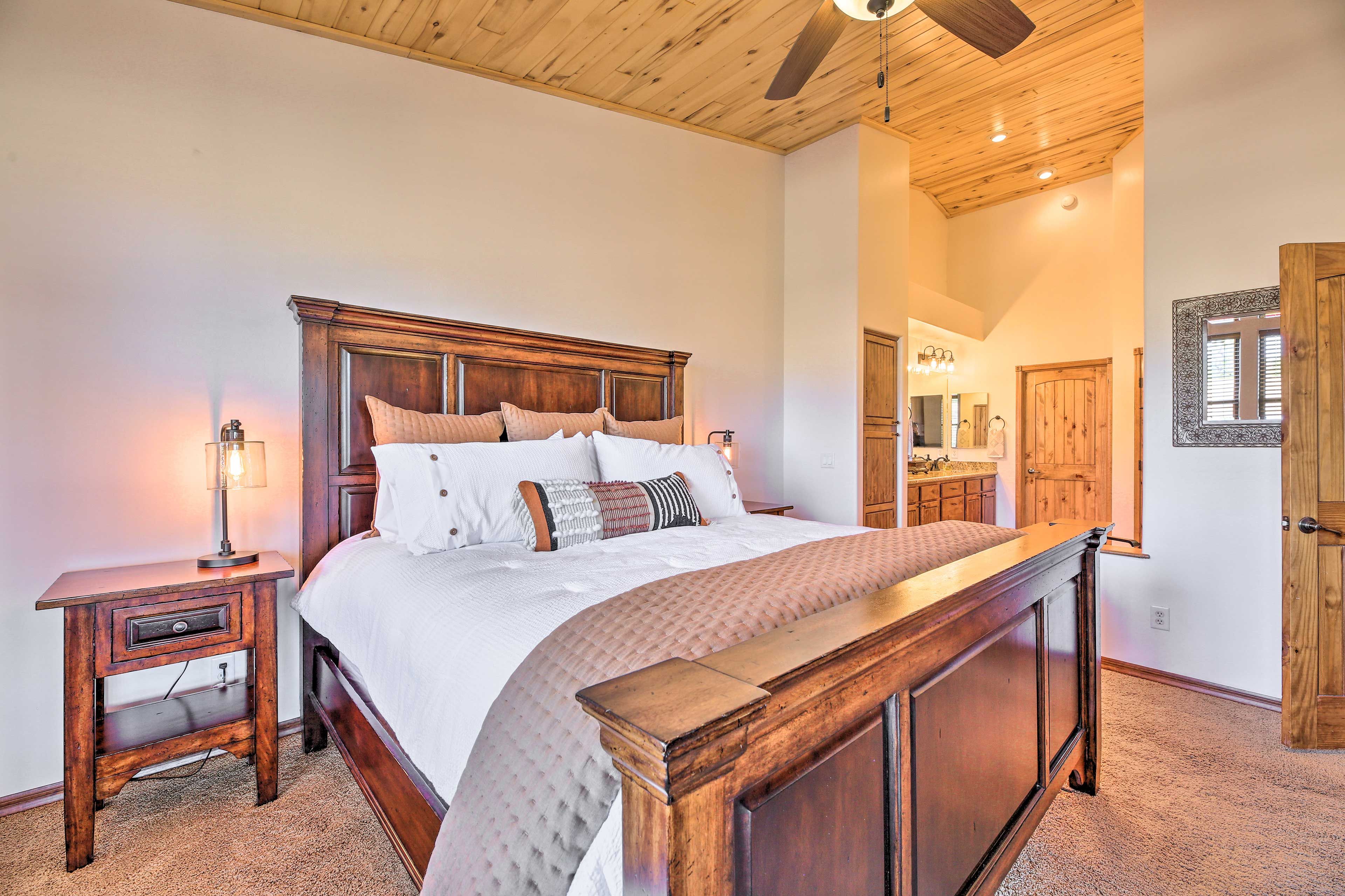 Bedroom 4 | King Bed