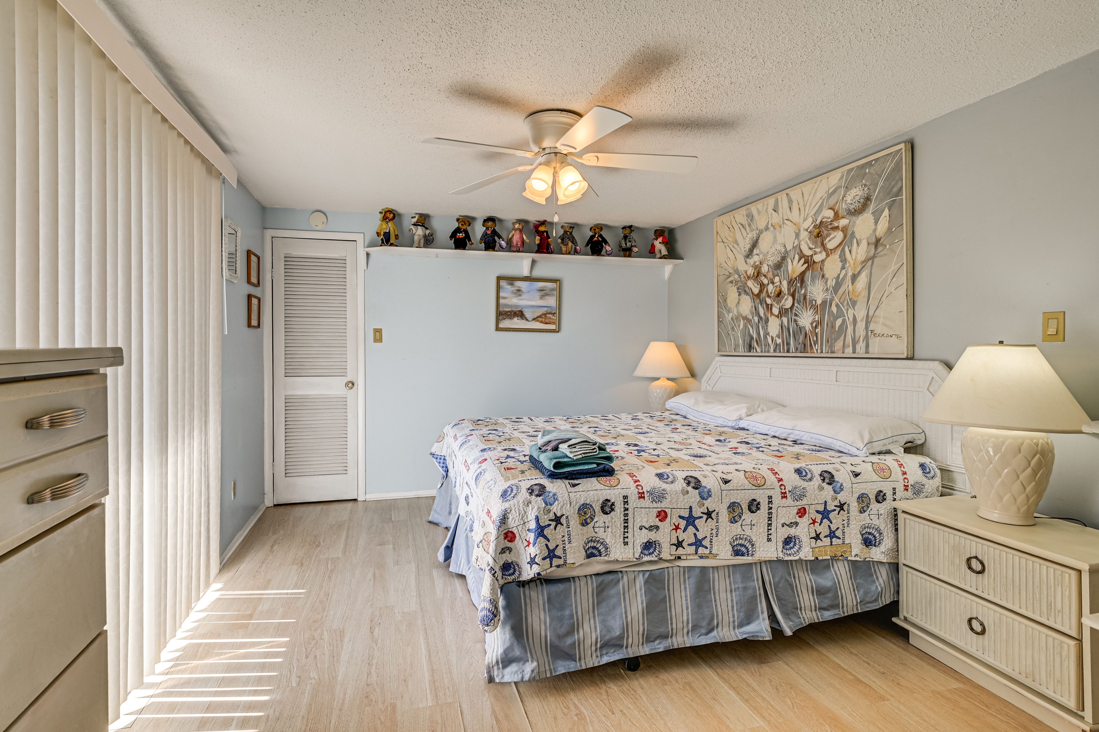 Bedroom 1 | King Bed