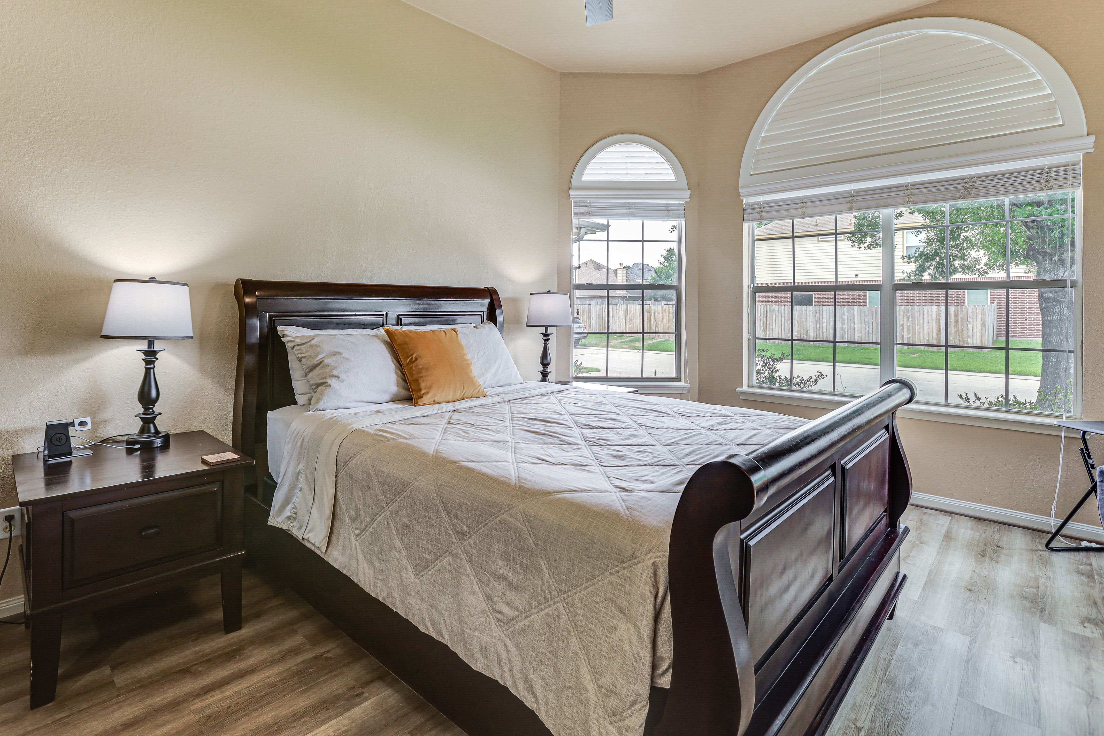Bedroom 2 | Queen Bed