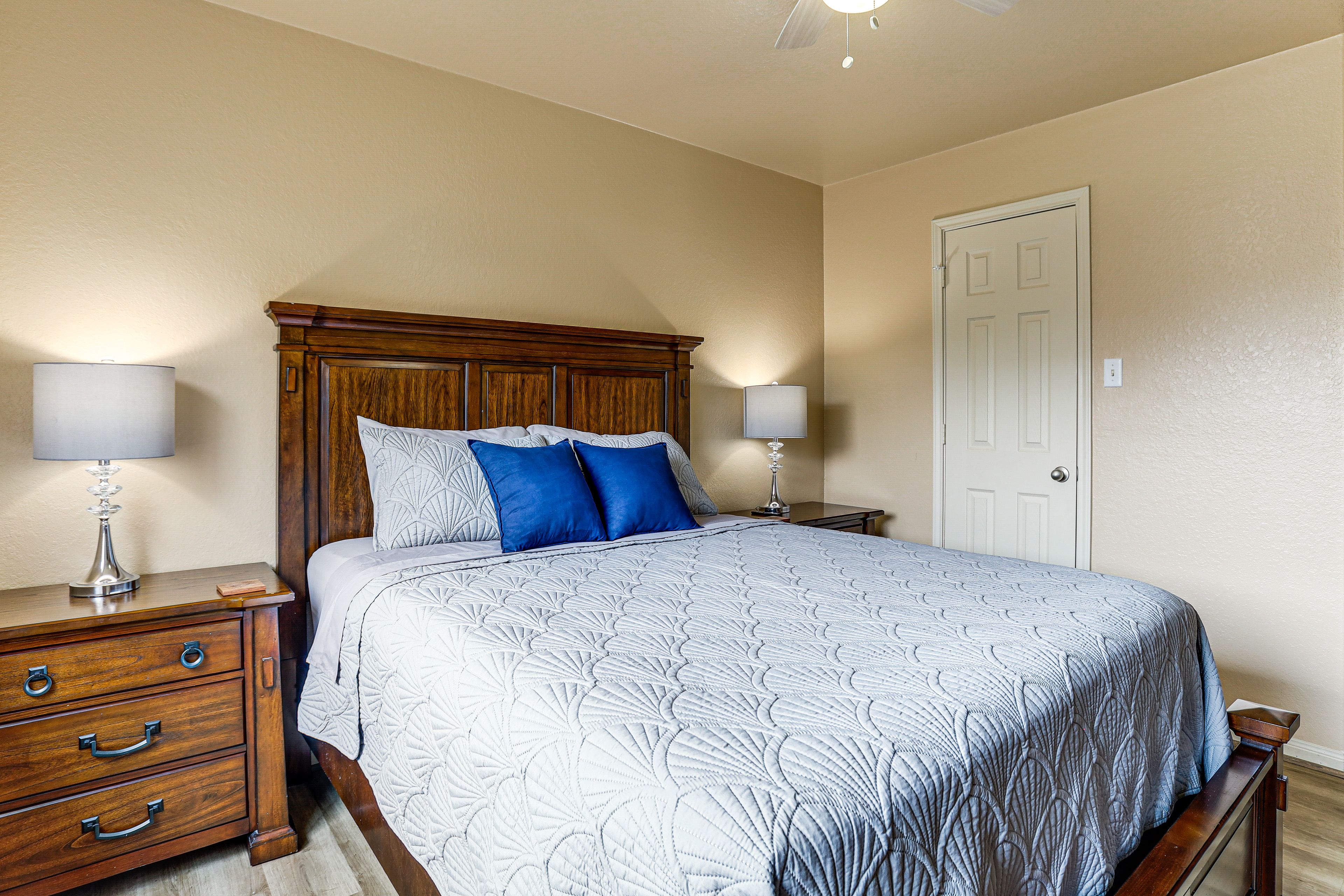 Bedroom 3 | Queen Bed