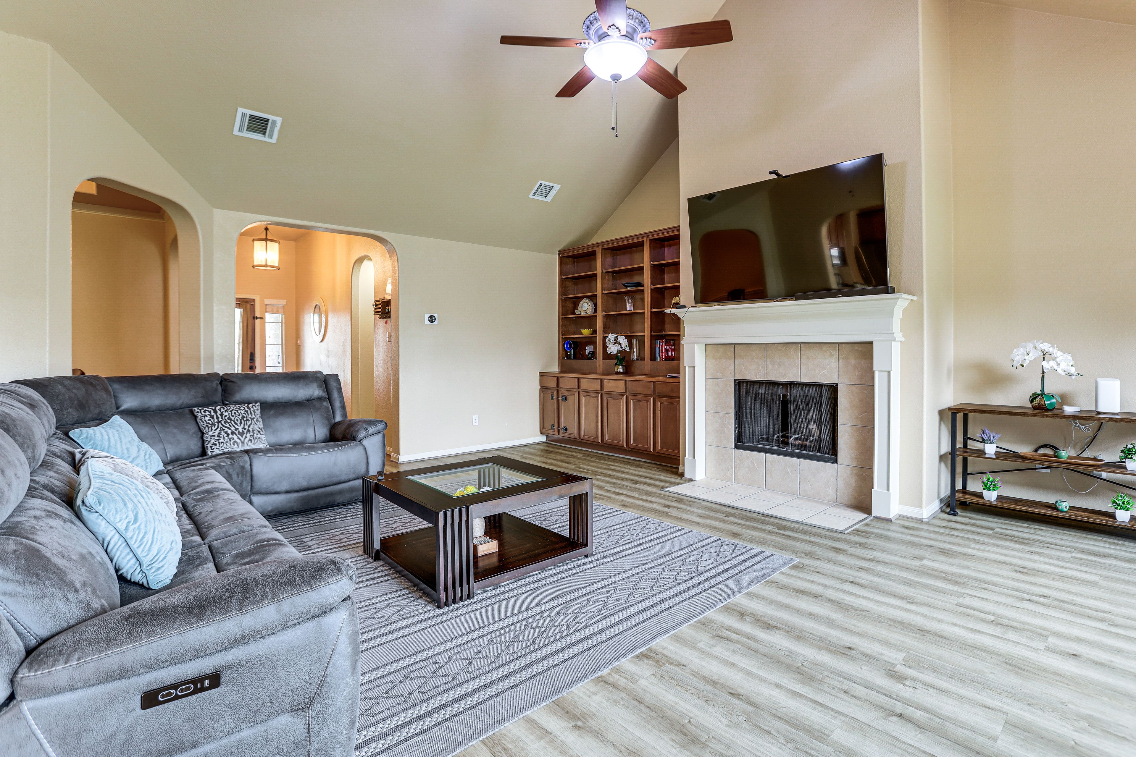 Spring Vacation Rental | 4BR | 2BA | 2,169 Sq Ft