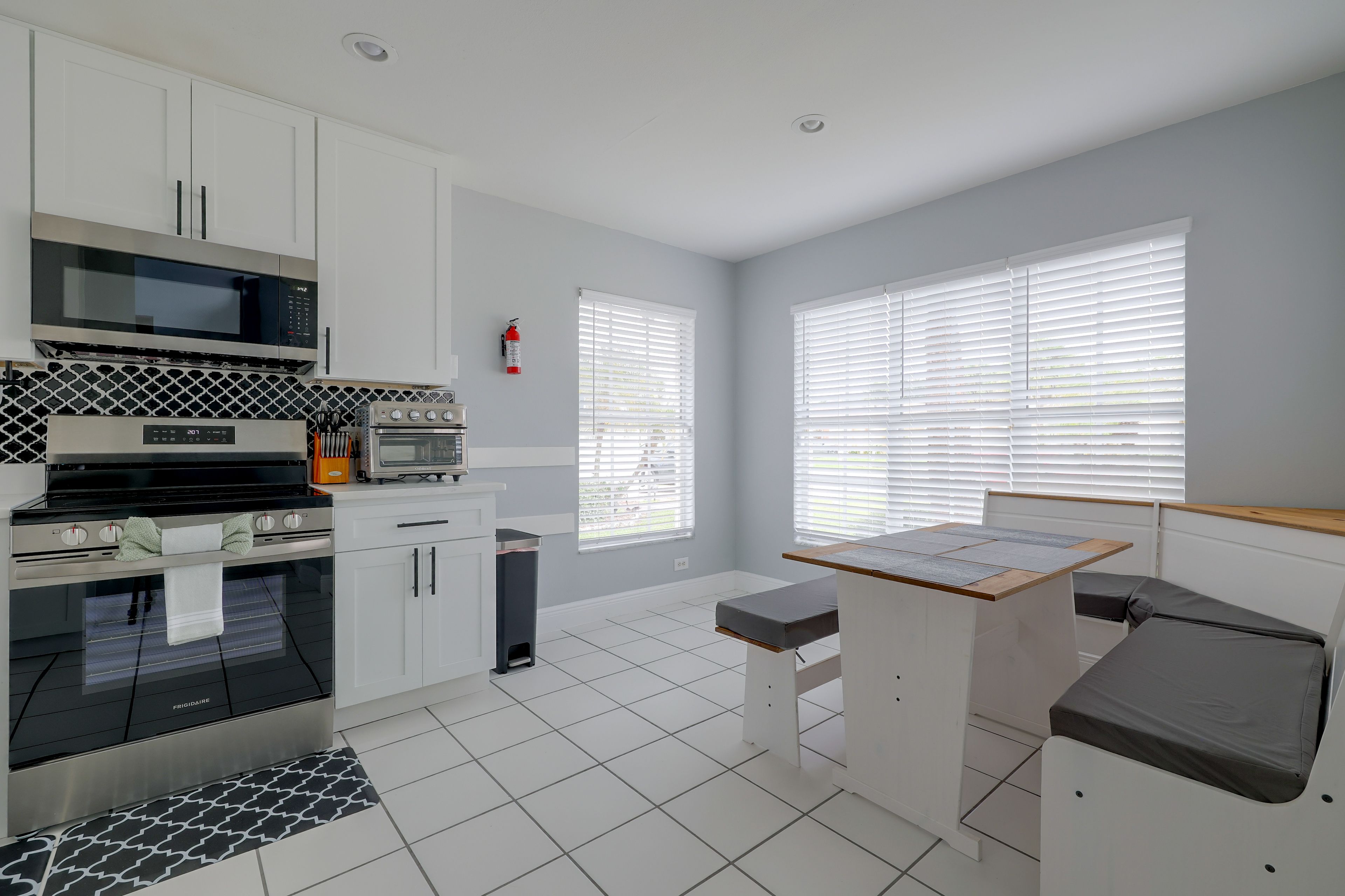 Breakfast Nook | 1st Floor
