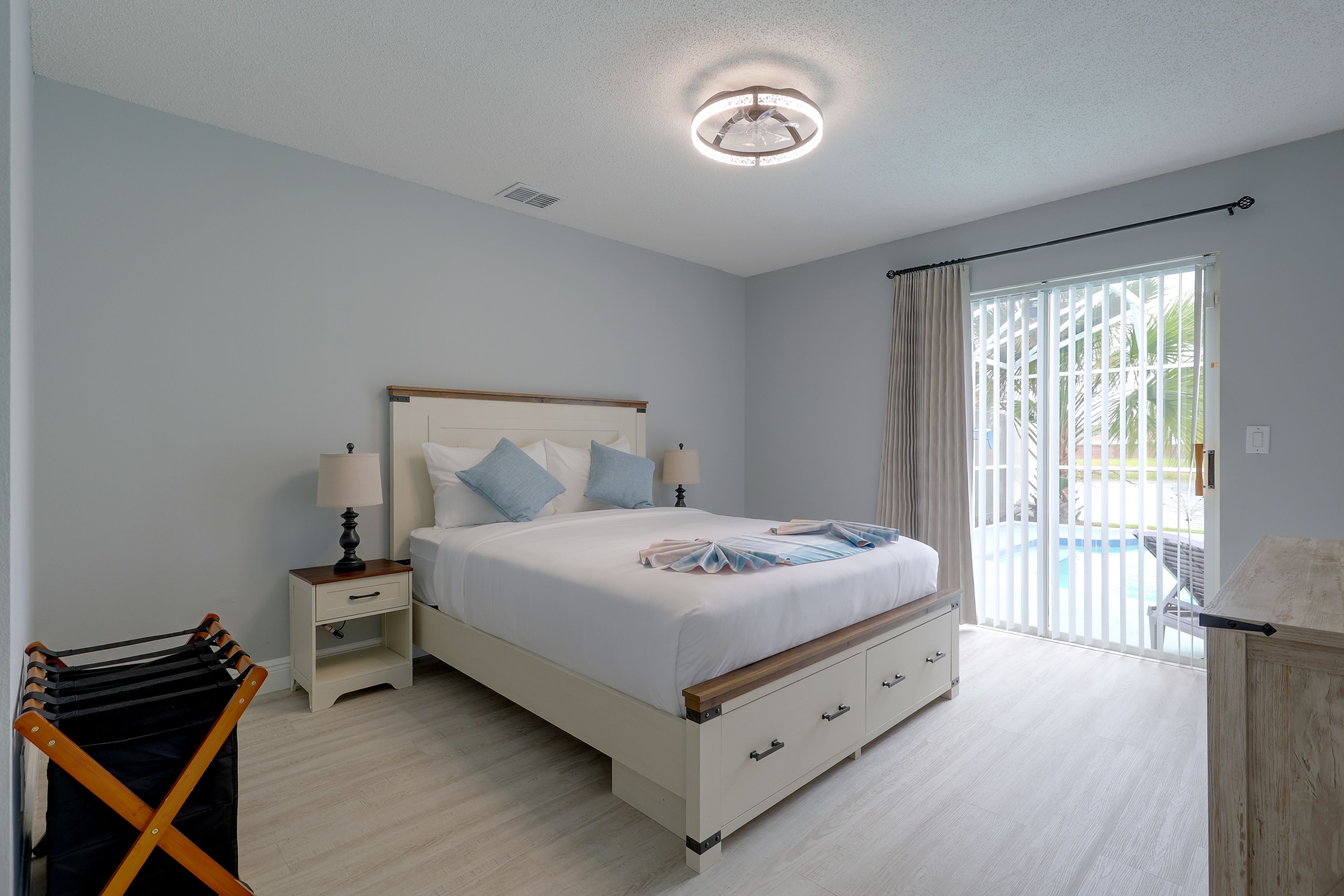 Bedroom 1 | 1st Floor | Queen Bed