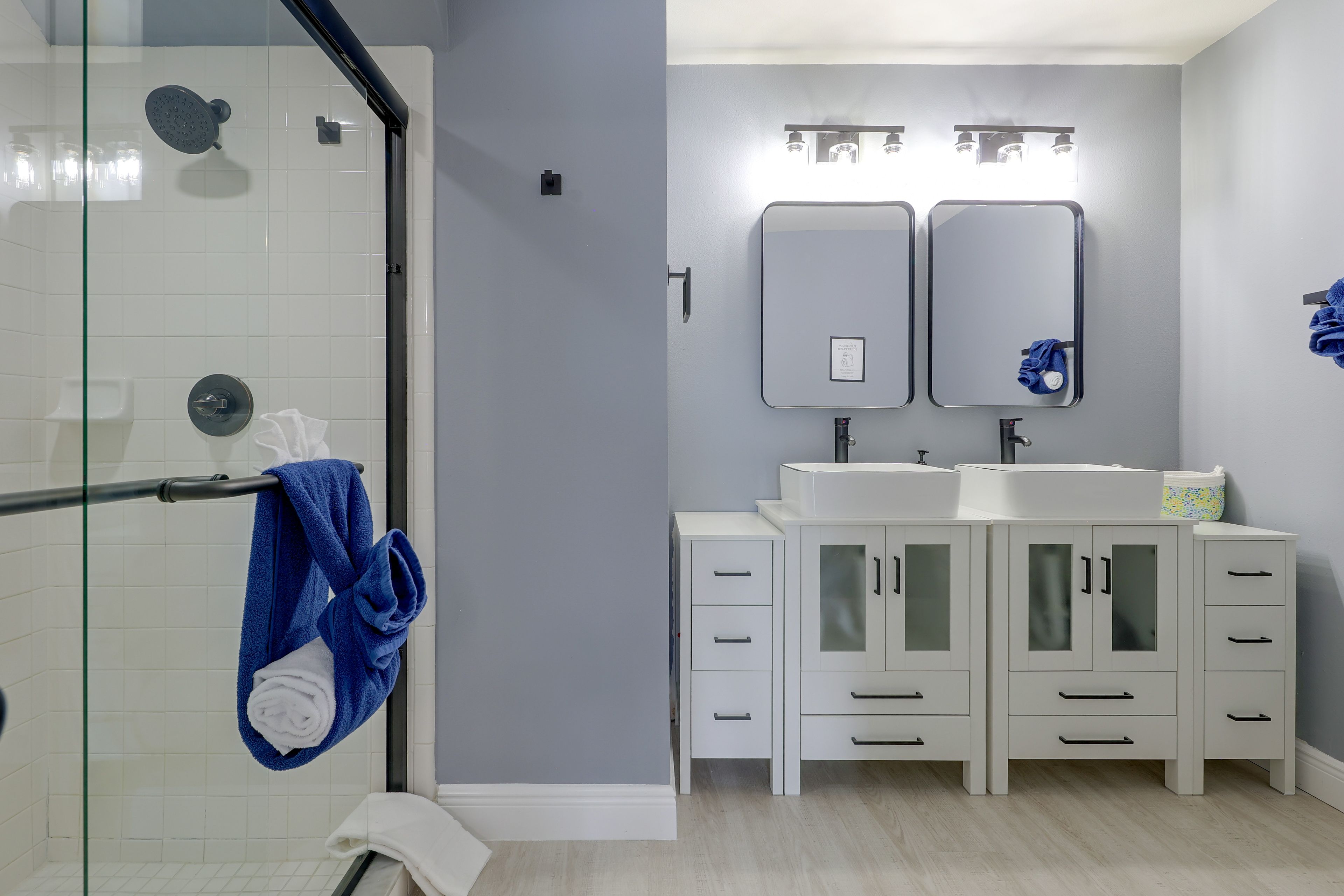 Full Bathroom | 1st Floor