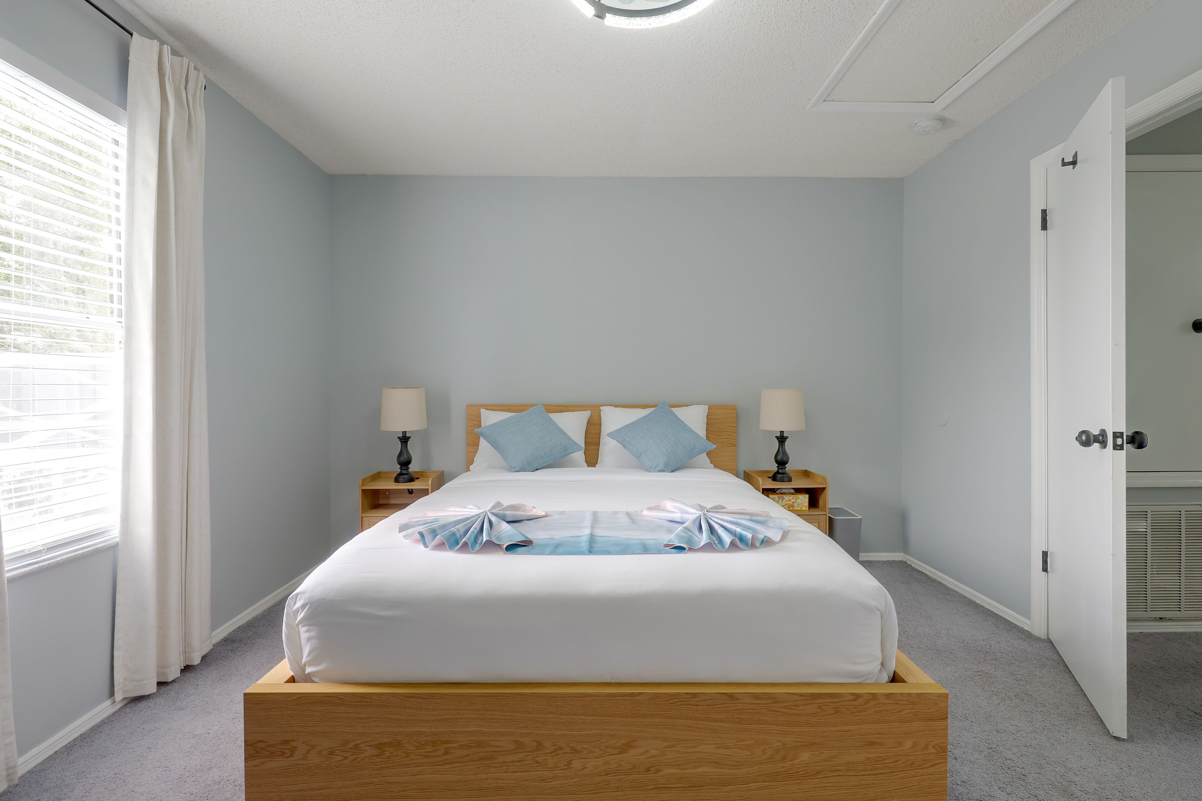 Bedroom 2 | 2nd Floor | Queen Bed