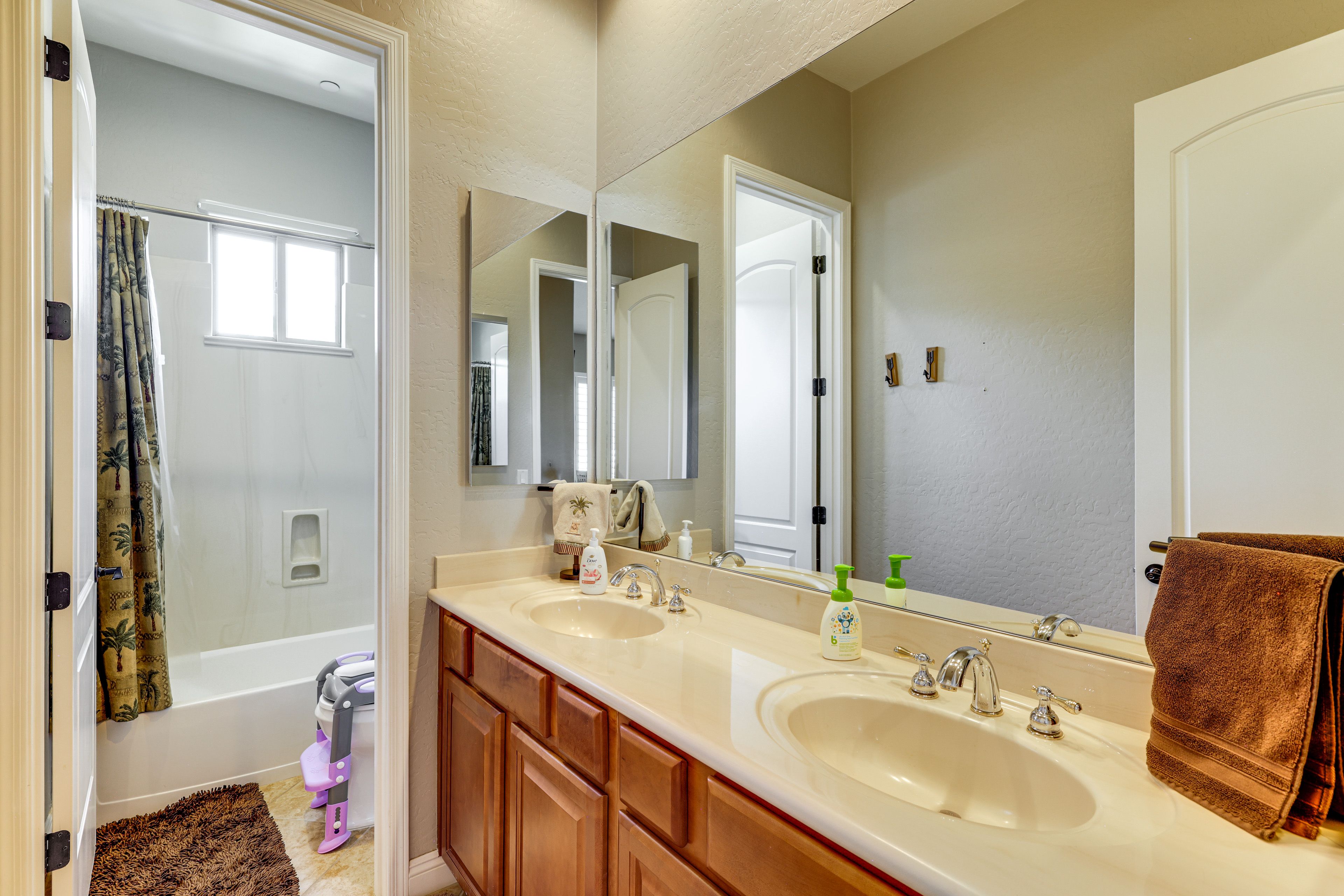 Full Bathroom
