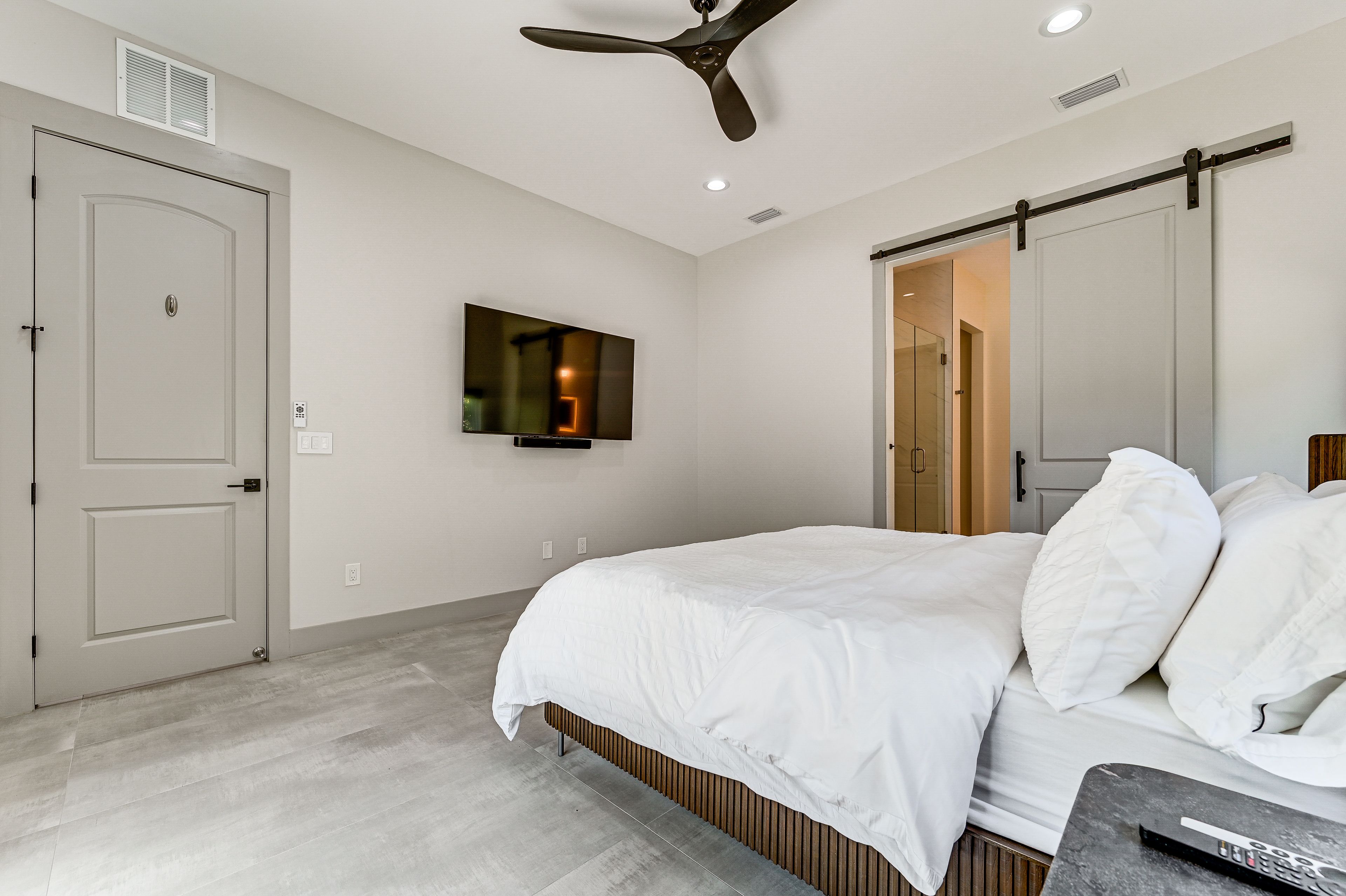 Bedroom 1 | 1st Floor | King Bed