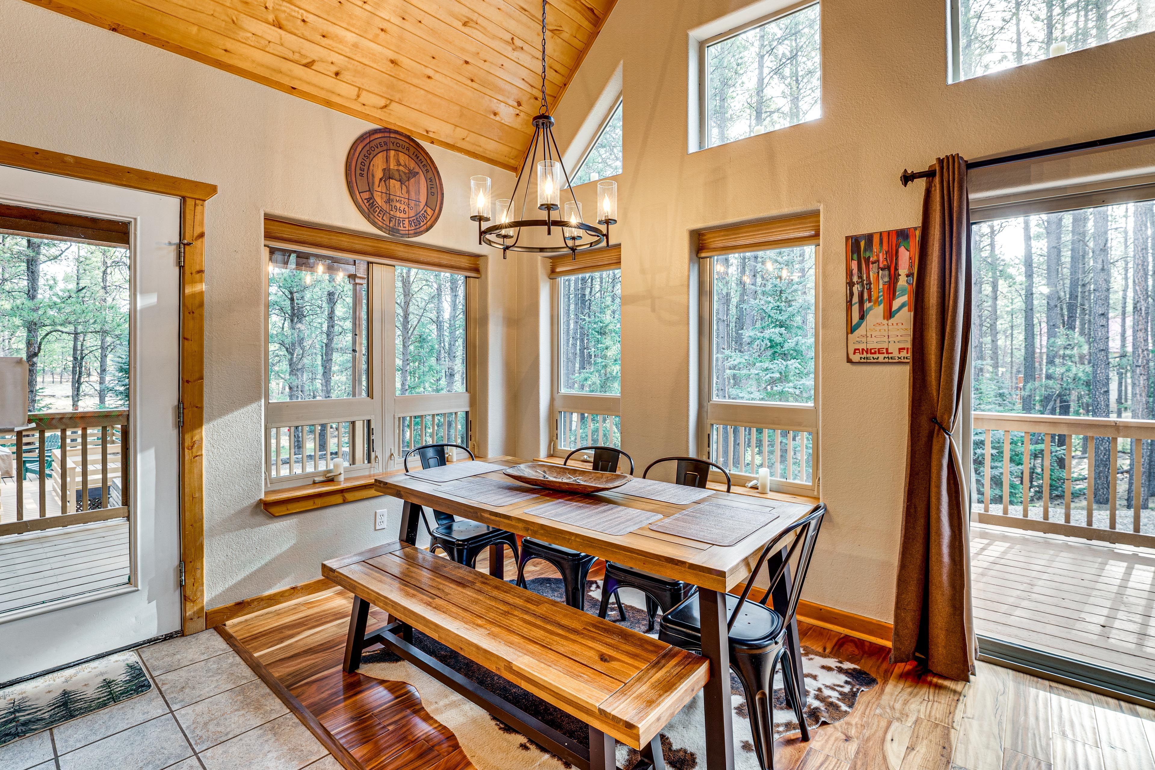 Dining Area | Open Floor Plan | Central Heating
