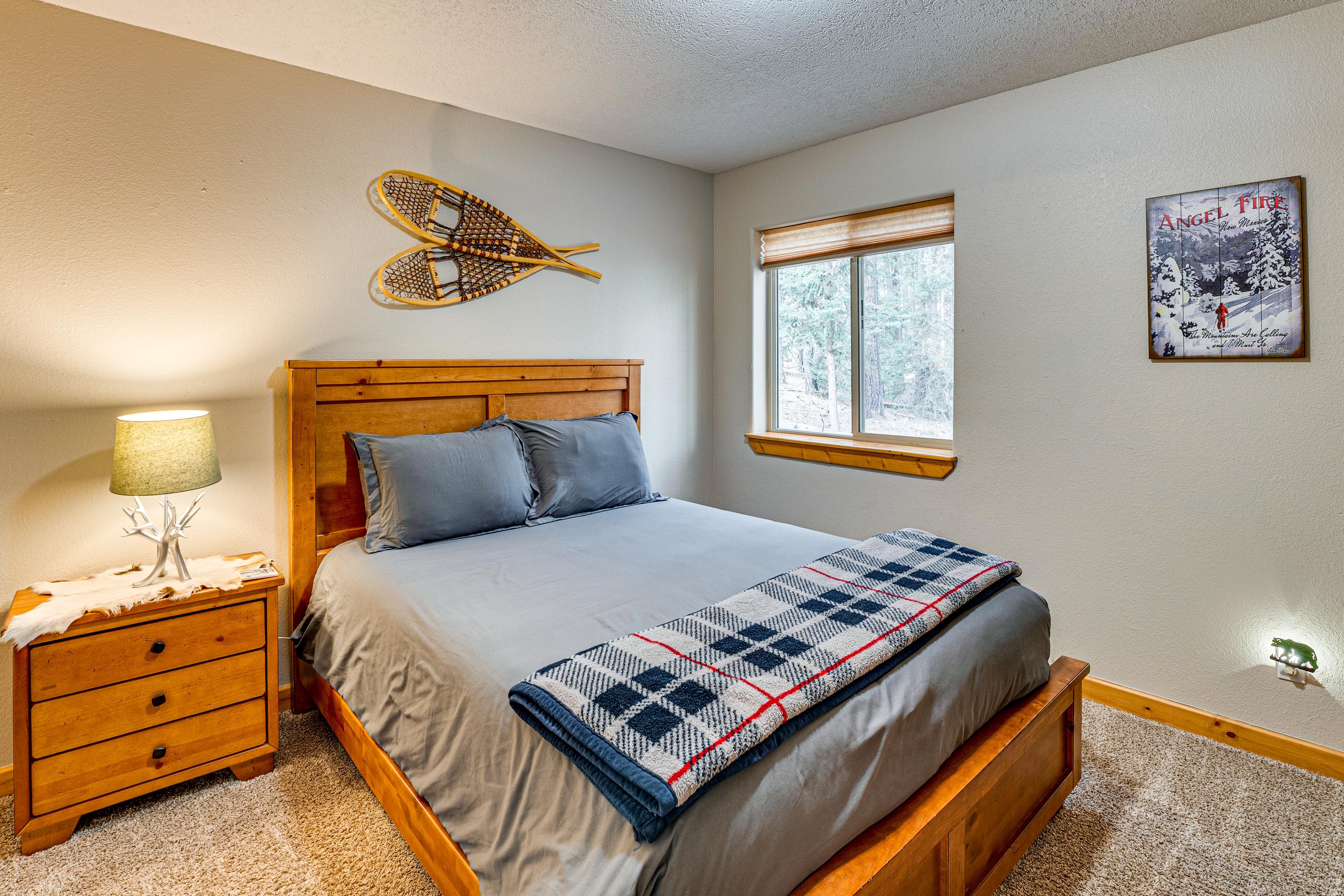Bedroom 3 | Queen Bed | 1st Floor