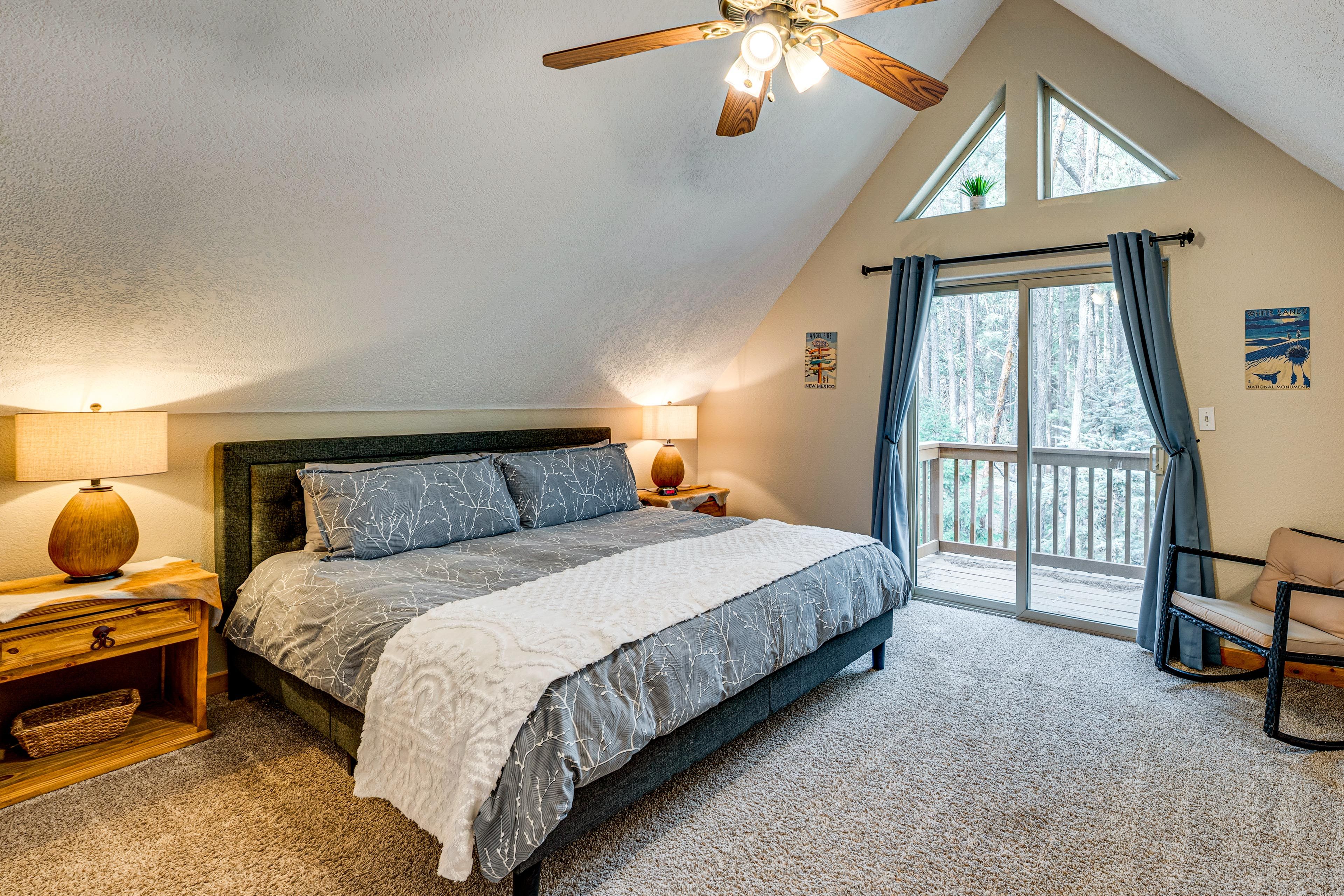 Bedroom 1 | King Bed | En-Suite Bathroom | 2nd Floor
