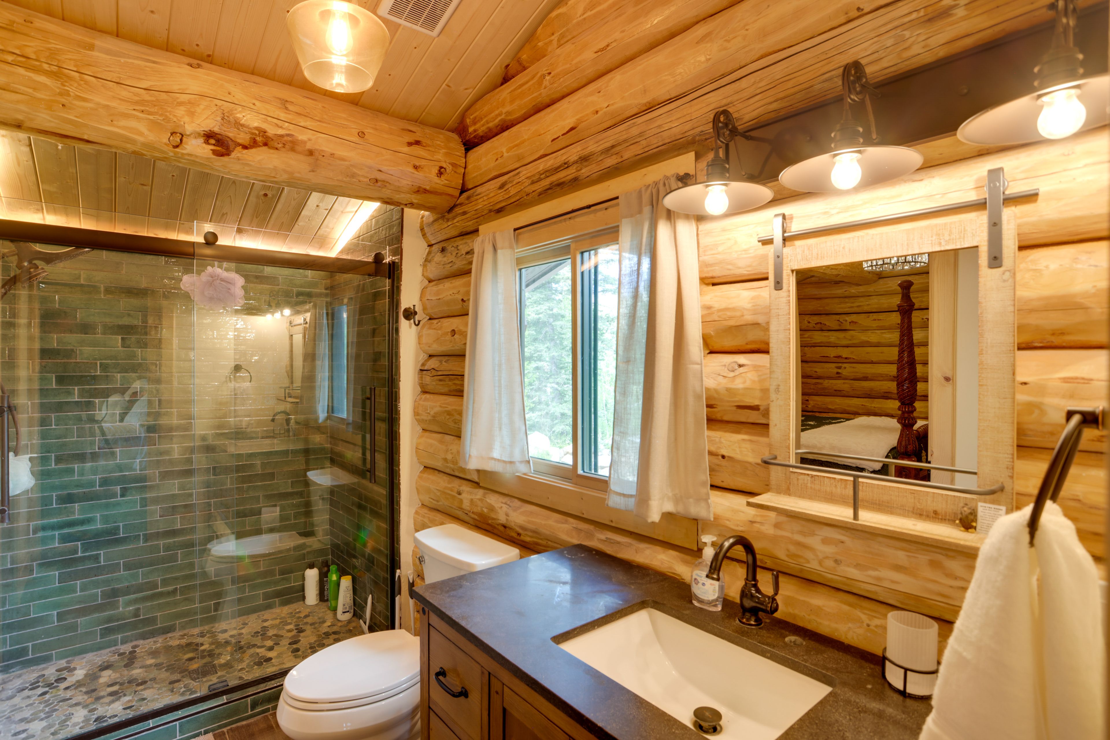 Full Bathroom | 2nd Floor