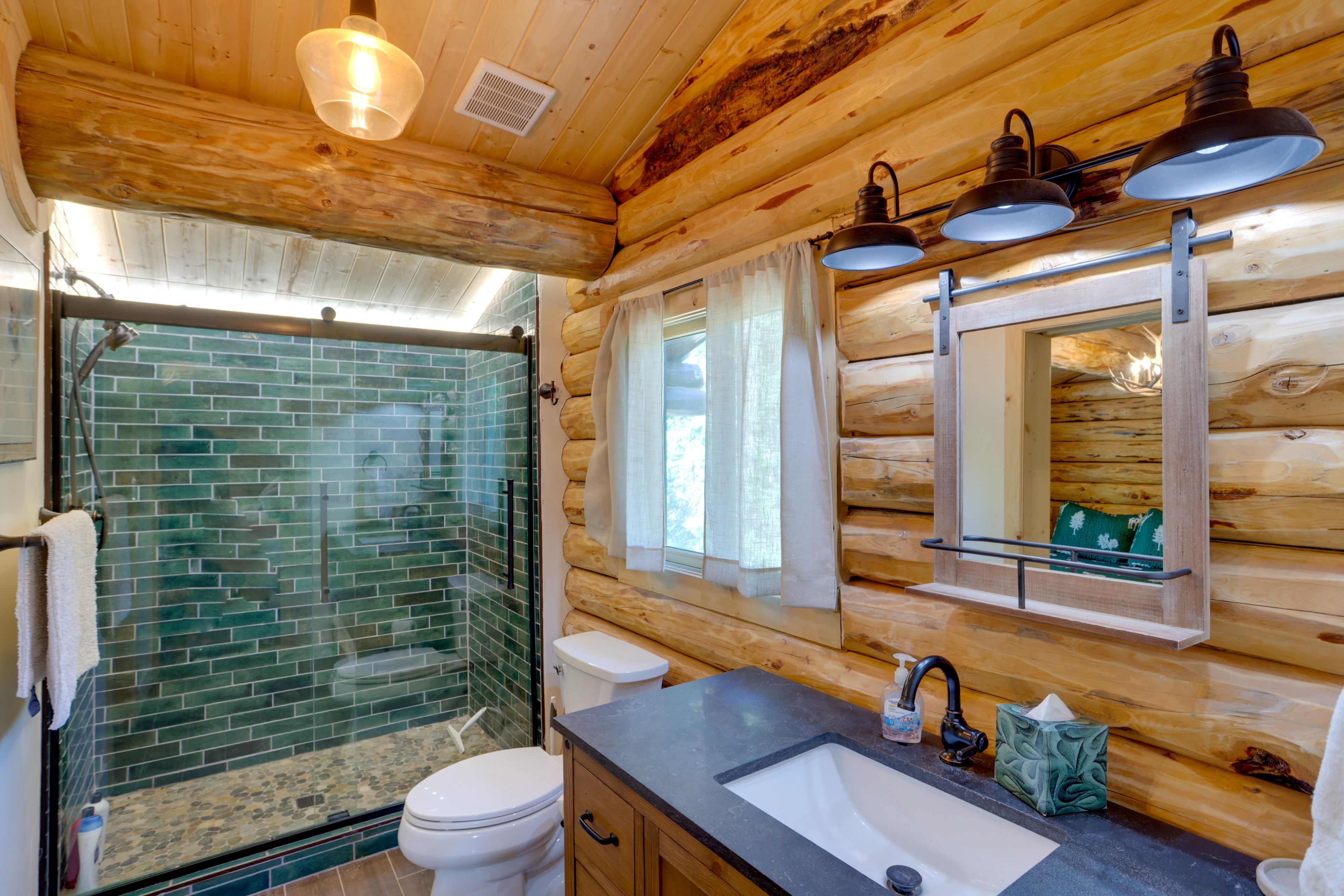 Full Bathroom | 2nd Floor