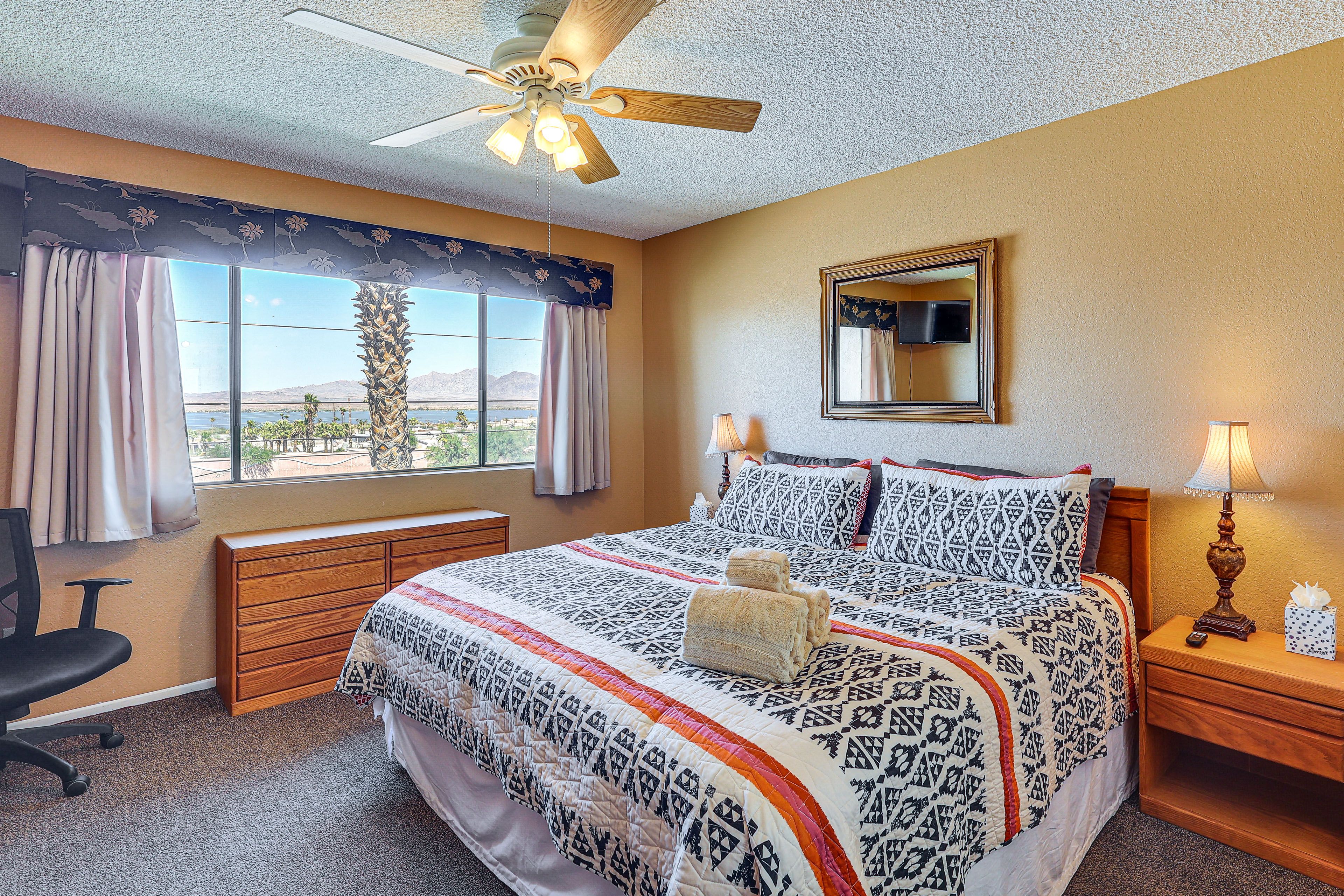 Bedroom 1 | King Bed