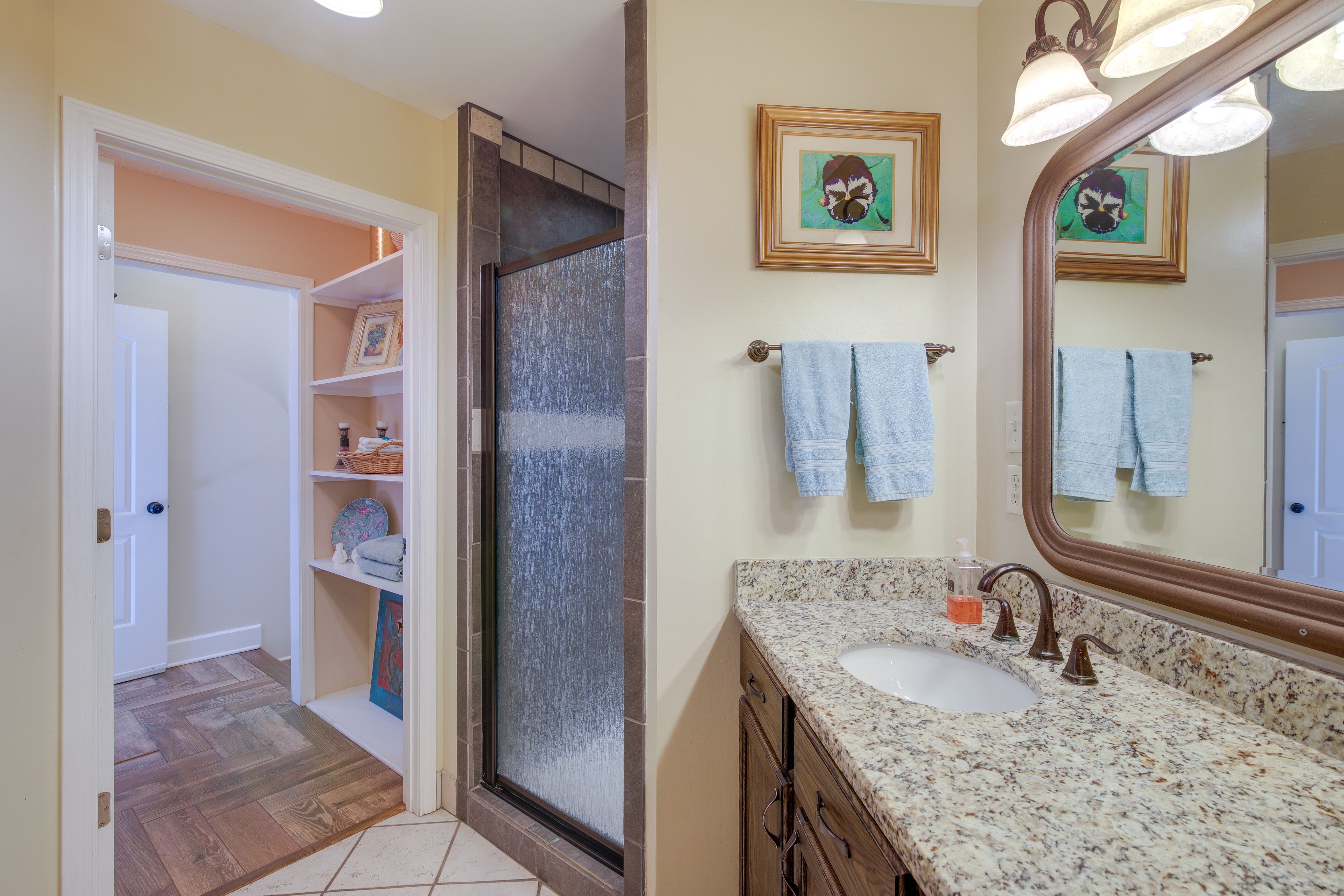 En-Suite Bathroom (The Lodge)