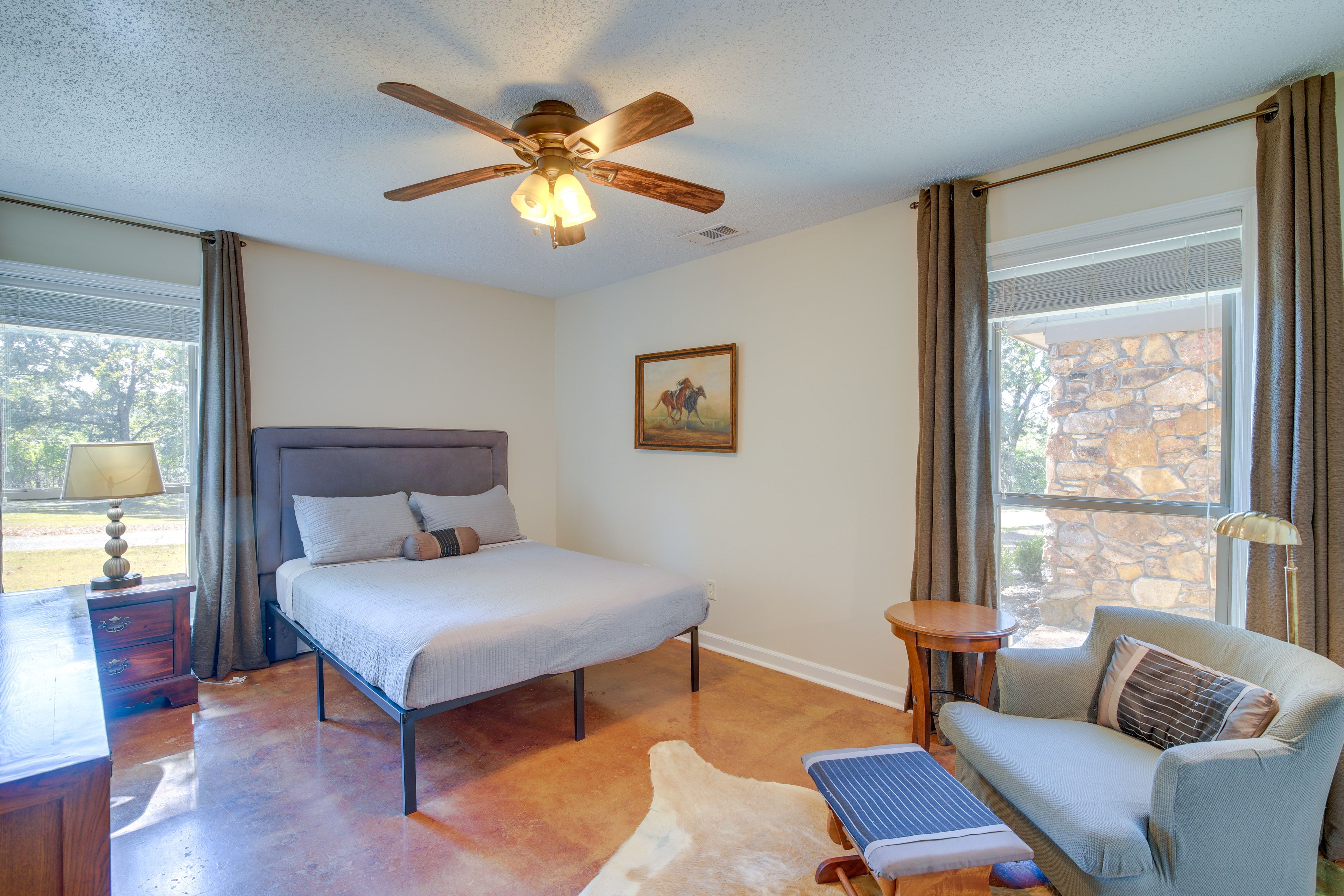 Bedroom 7 (The Lodge) | Queen Bed