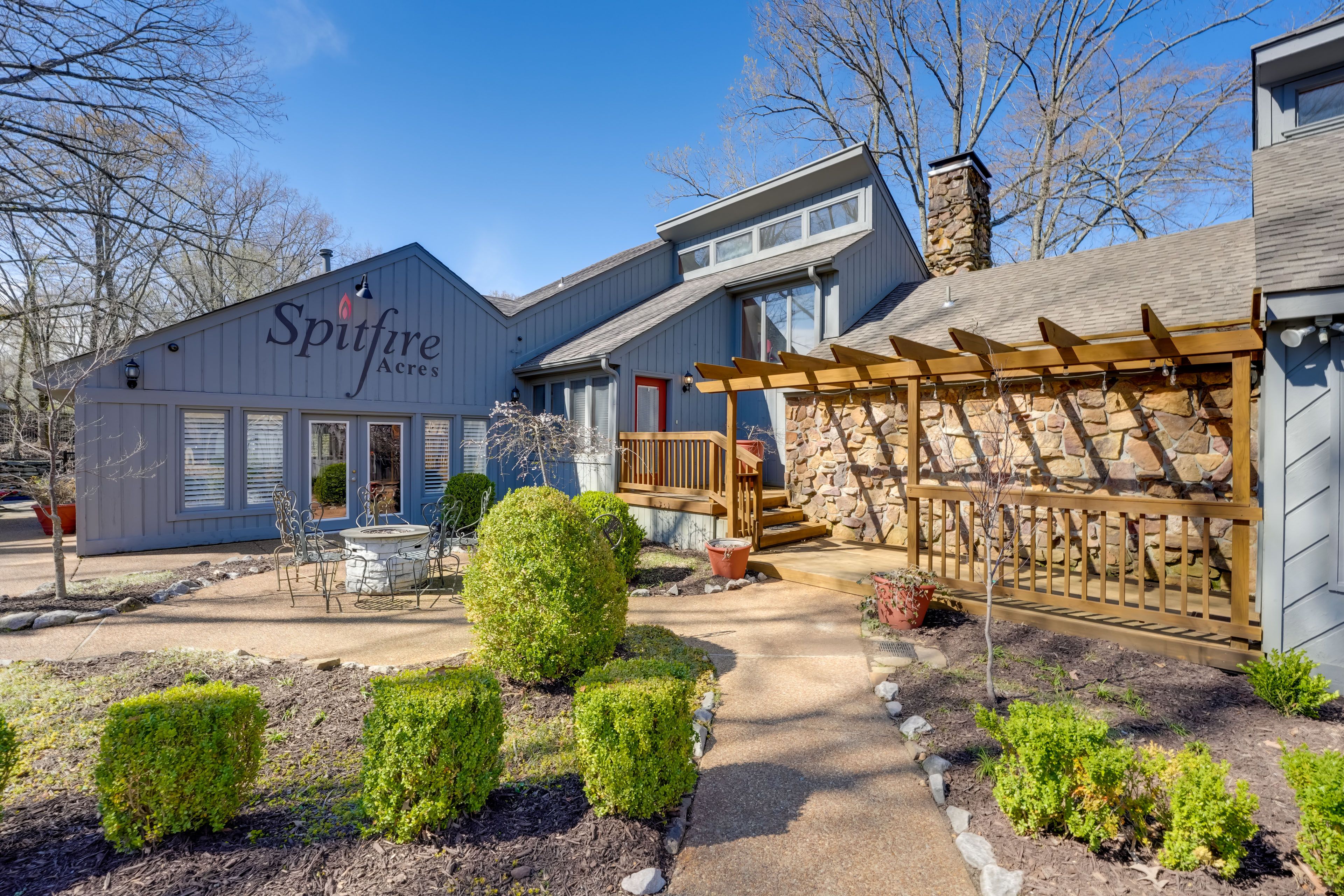 Southaven Vacation Rental | 8BR | 7BA | 7,500 Sq Ft | 2 Separate Homes