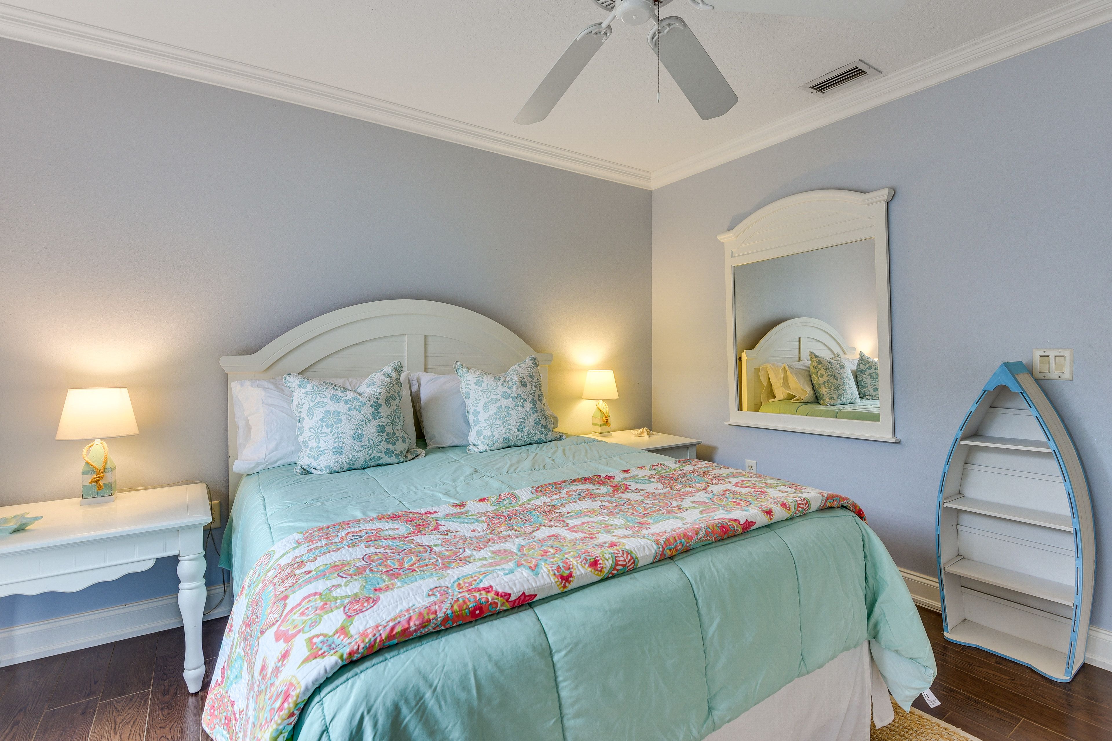 Bedroom 2 | Queen Bed
