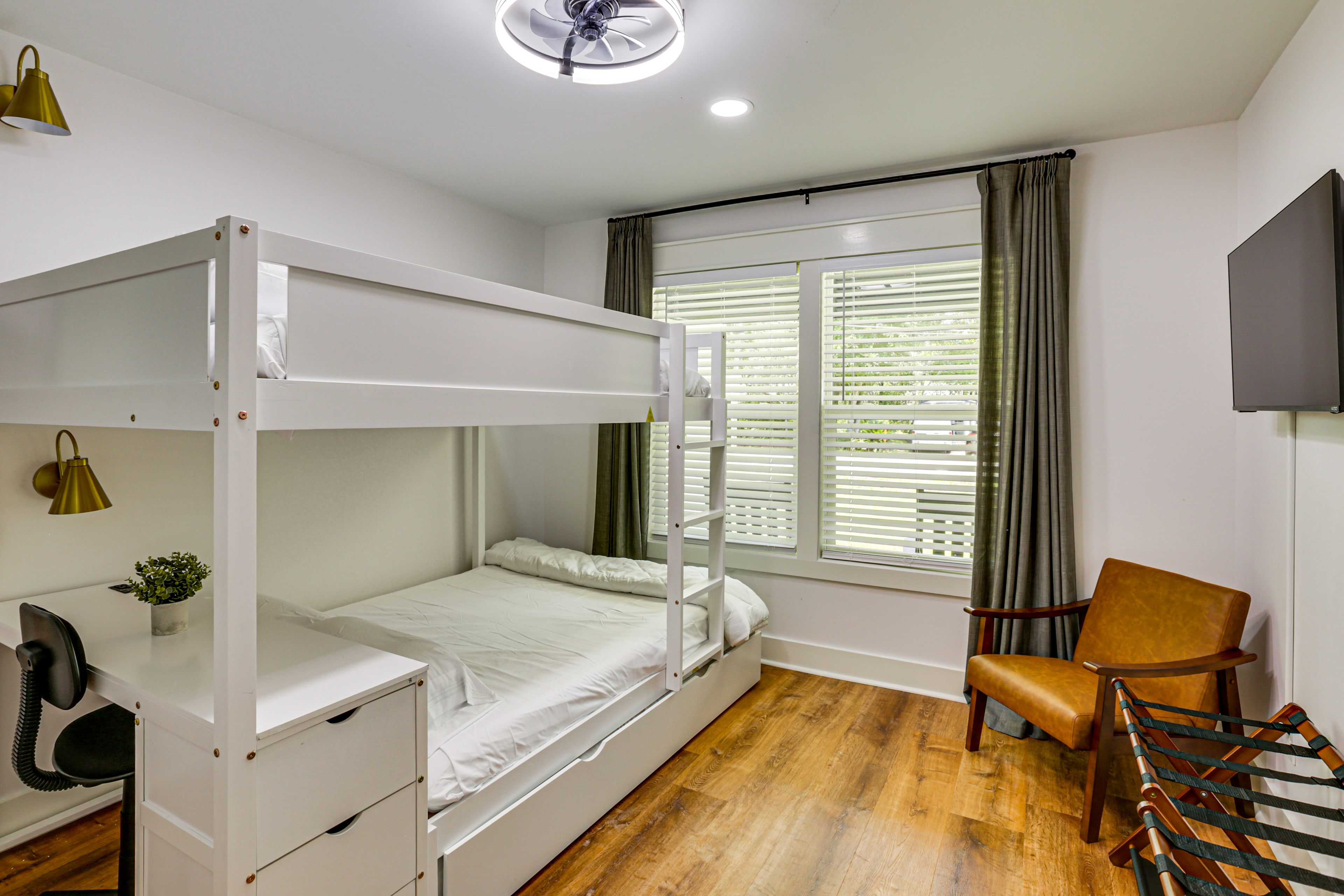 Bedroom 3 | Full Bunk Bed w/ Twin Trundle