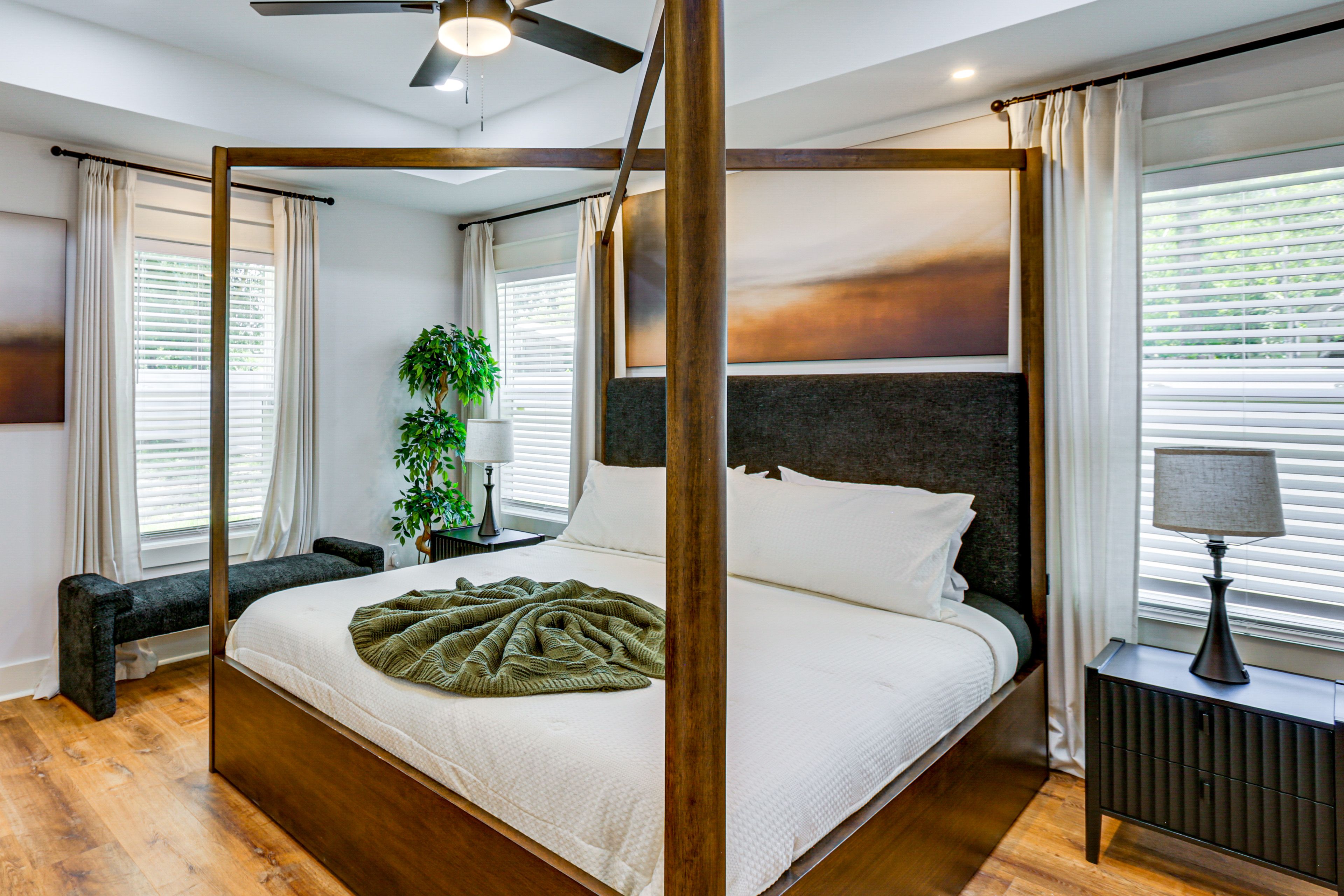Bedroom 1 | King Bed