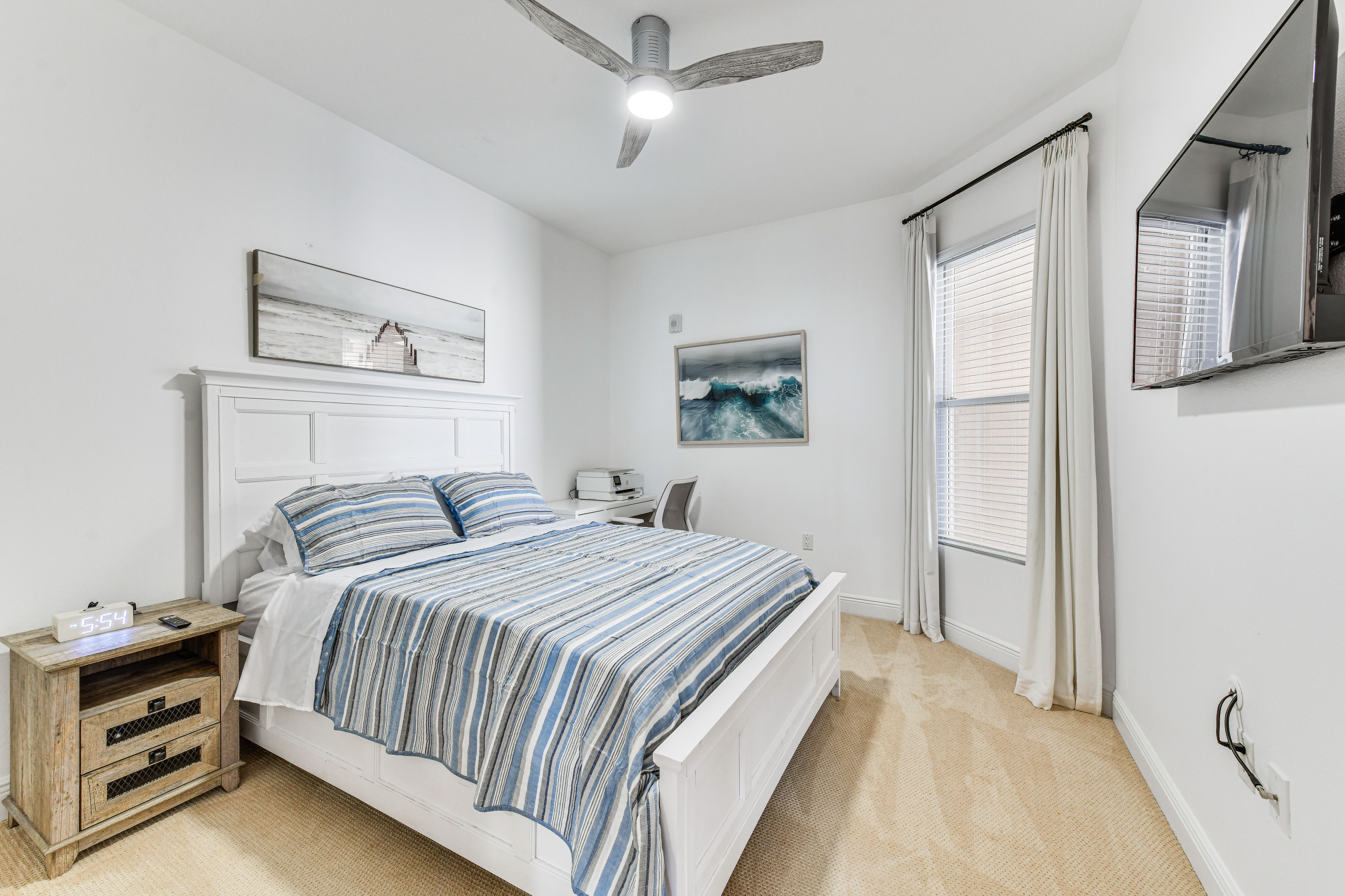 Bedroom 3 | Queen Bed