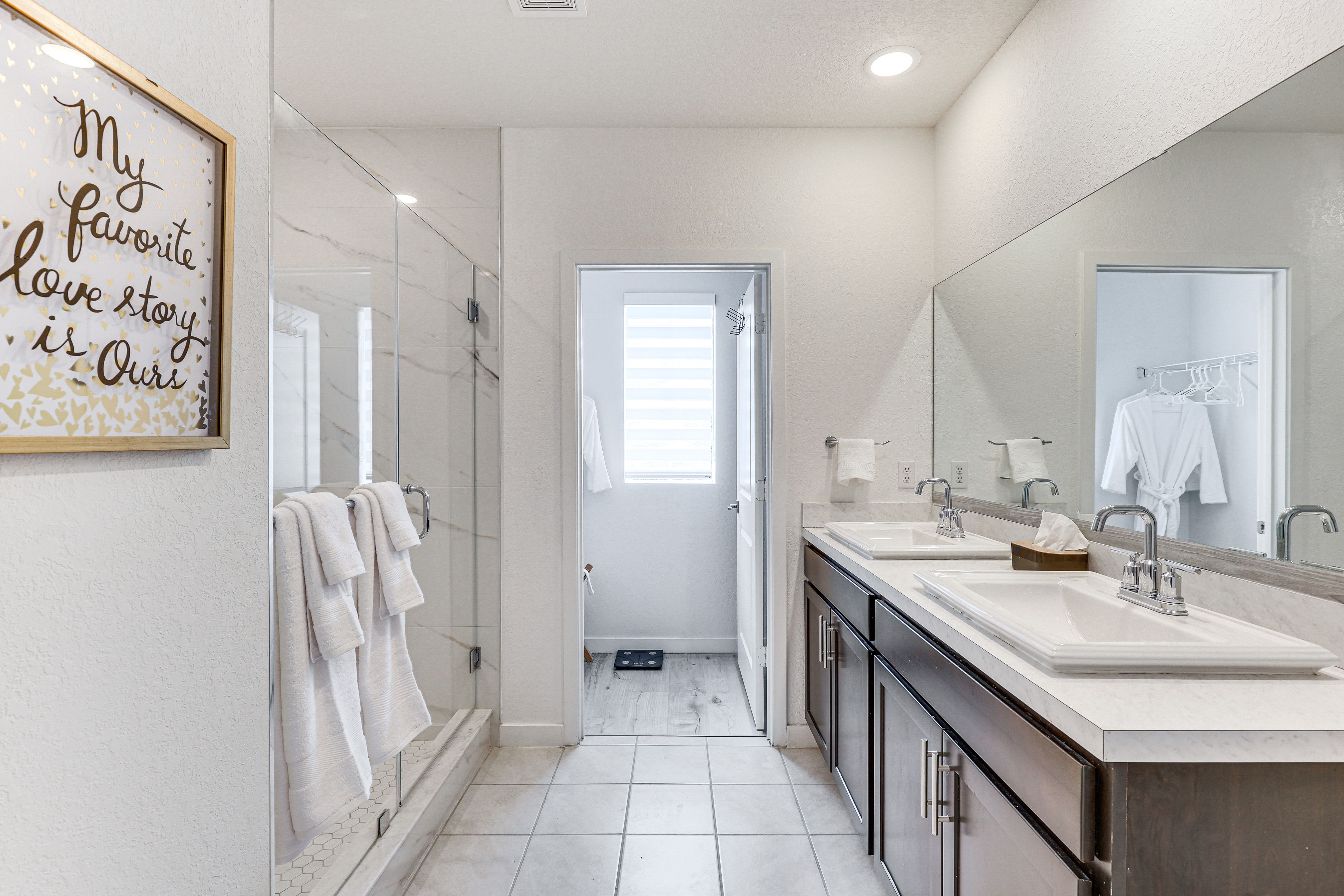 Full Bathroom | 2nd Floor