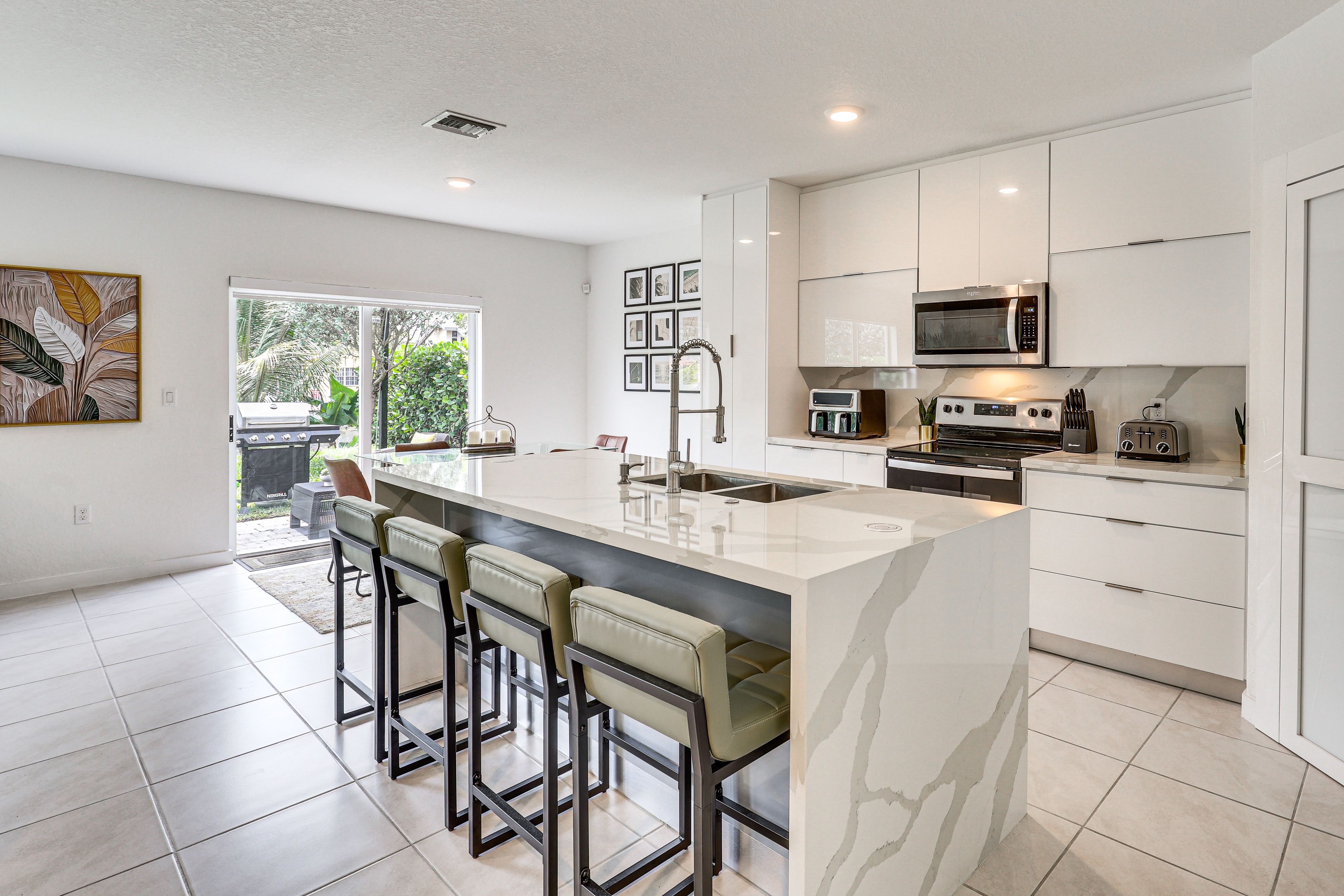 Breakfast Bar | 1st Floor