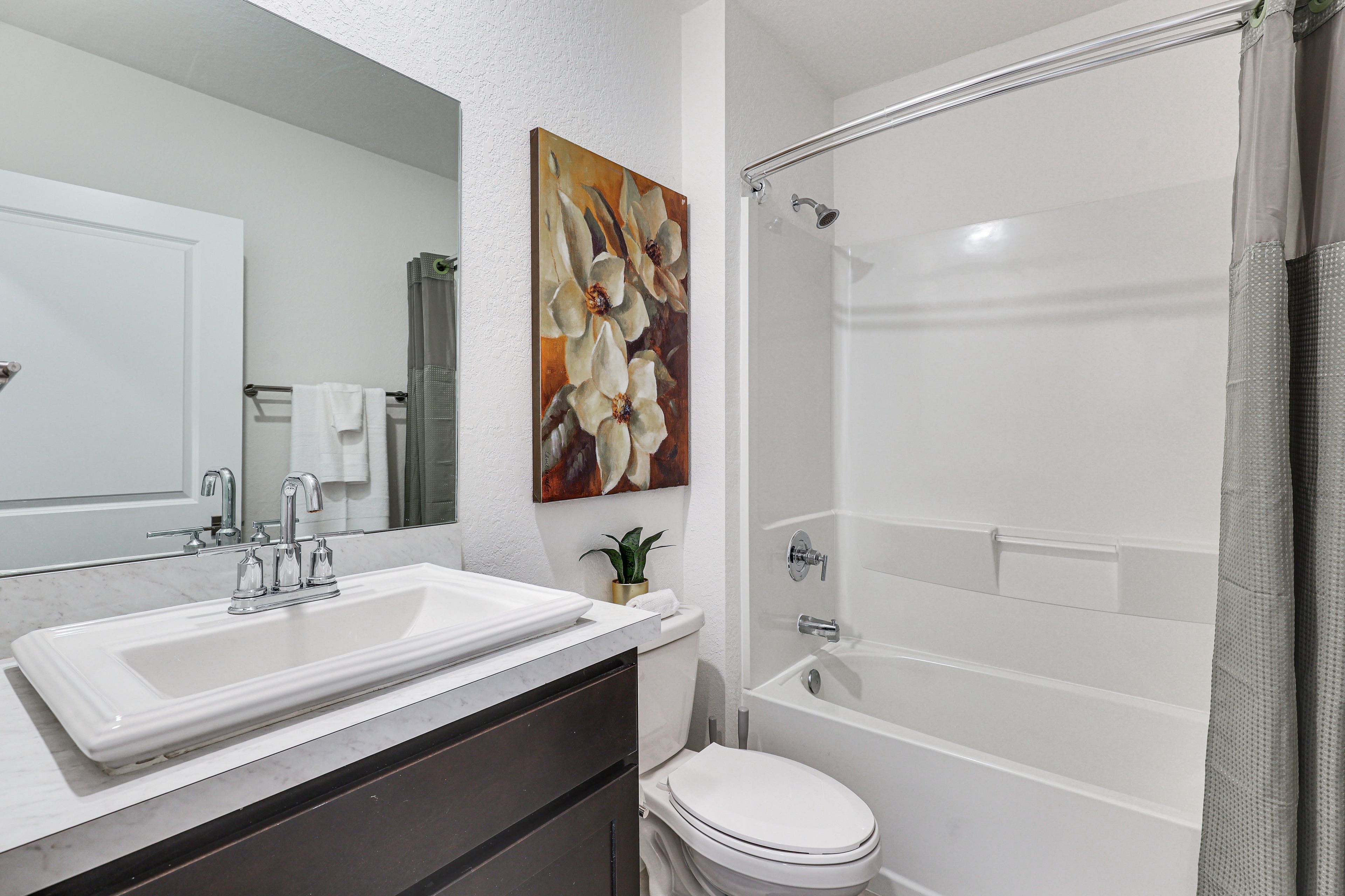 Full Bathroom | 1st Floor