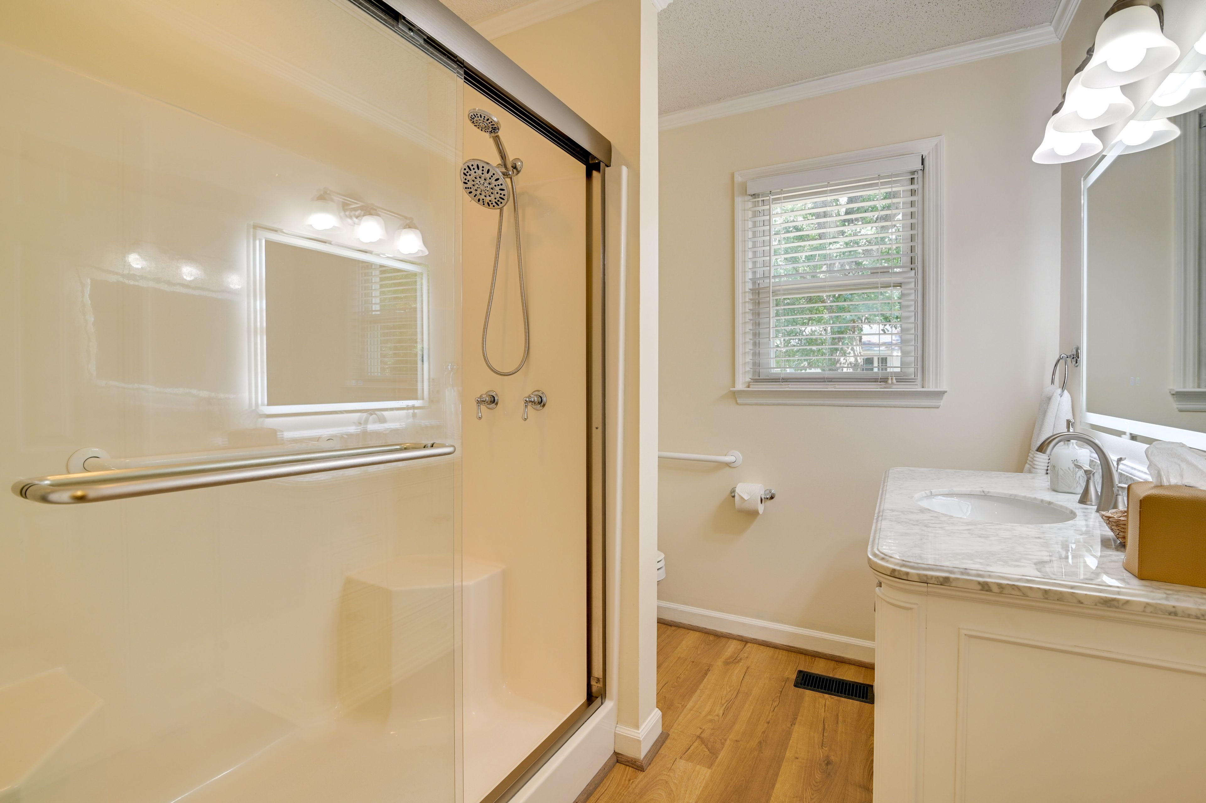 Bathroom | 1st Floor