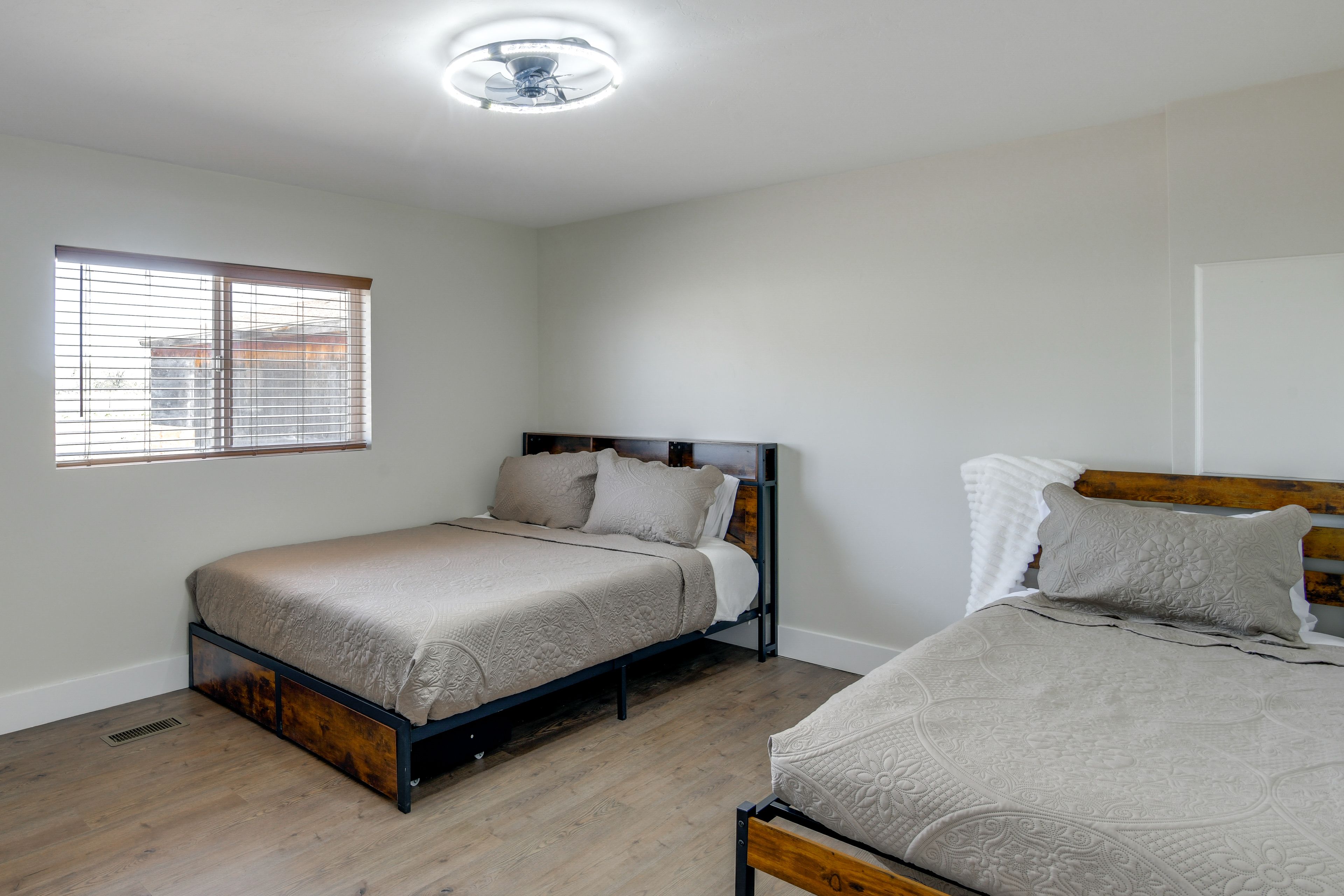 Bedroom 4 | Queen Bed | Twin Bed