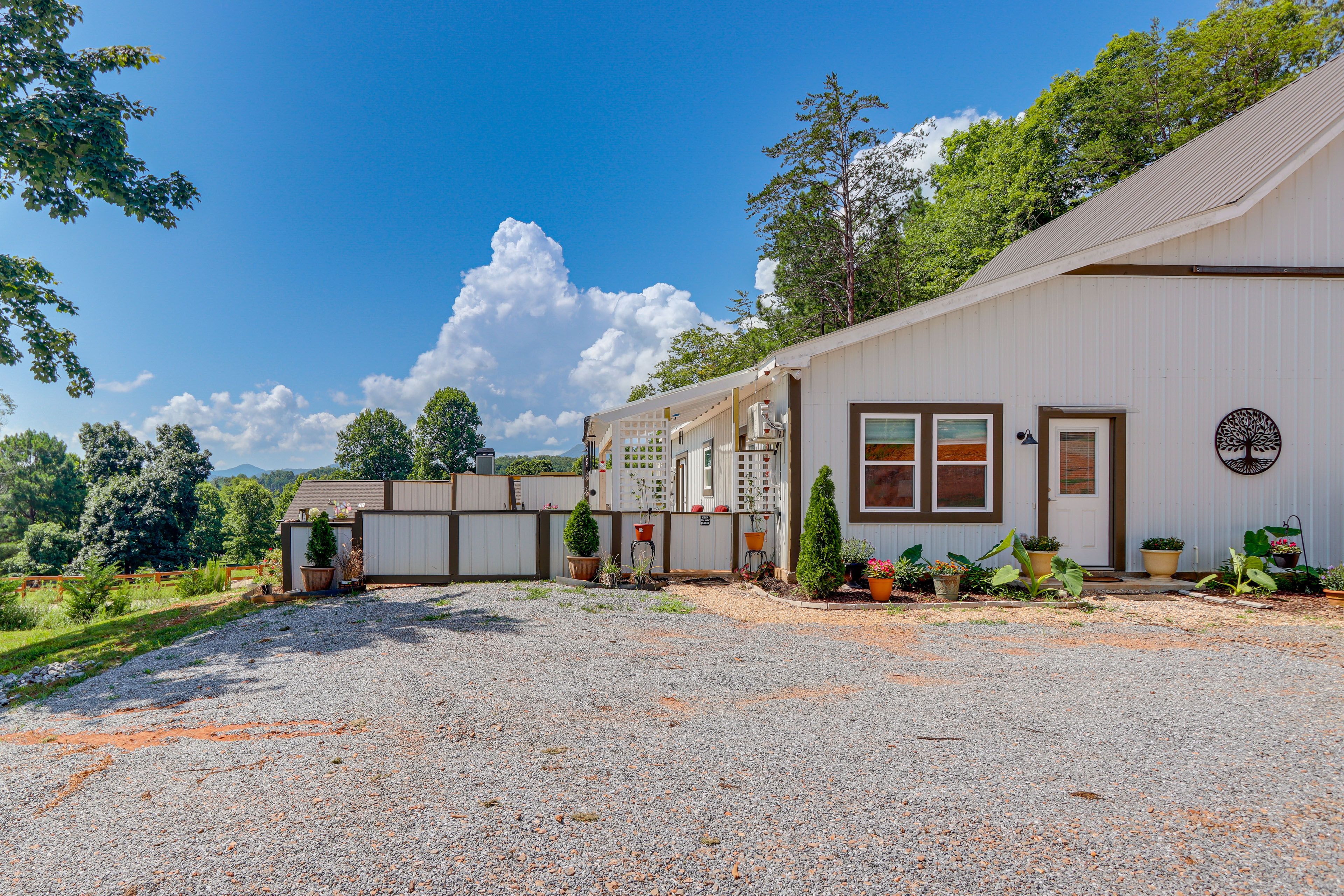 Hiawassee Vacation Rental | 1BR | 1BA | 720 Sq Ft