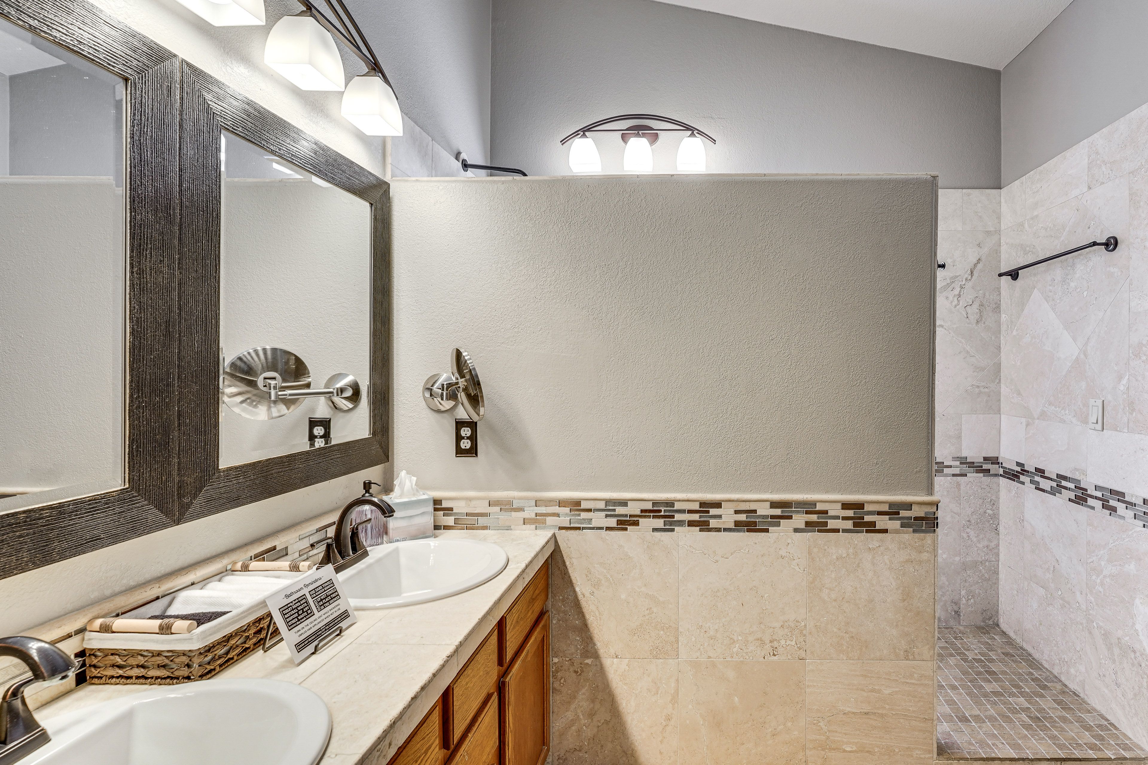 En-Suite Bathroom